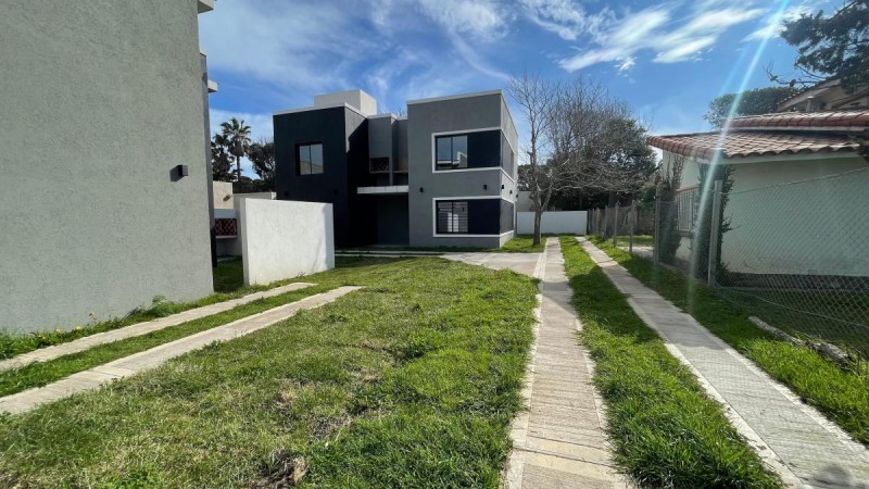 Hermosa Casa de 4 Ambientes a estrenar - Barrio San Rafael - Financiación!!!