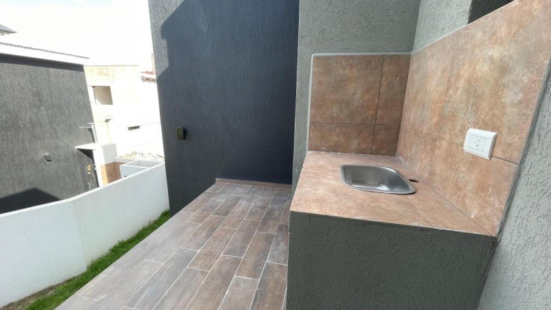 Hermosa Casa de 4 Ambientes a estrenar - Barrio San Rafael - Financiación!!!