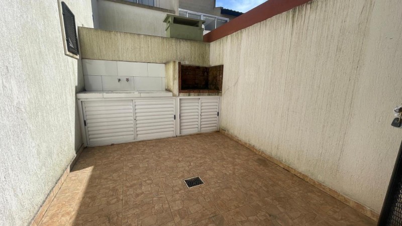 DPTO 2 AMBIENTES CON COCHERA