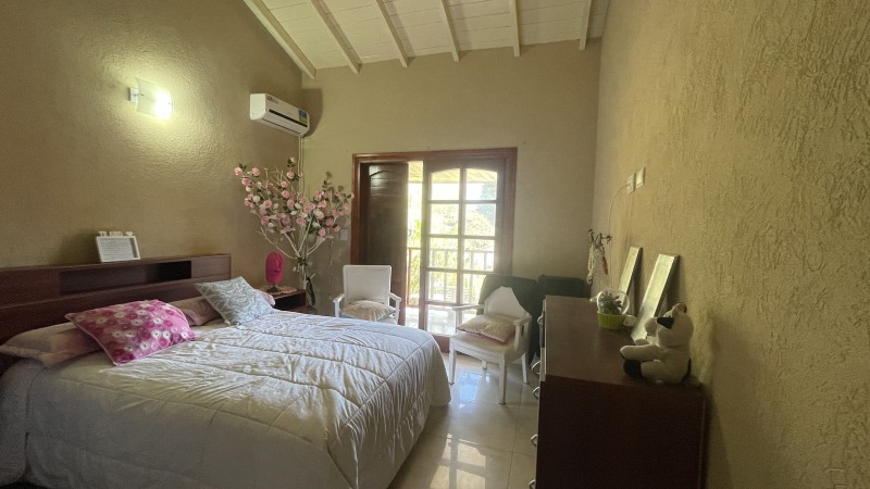 Ideal Triplex en Barrio San Rafel para Vivienda Permanente.