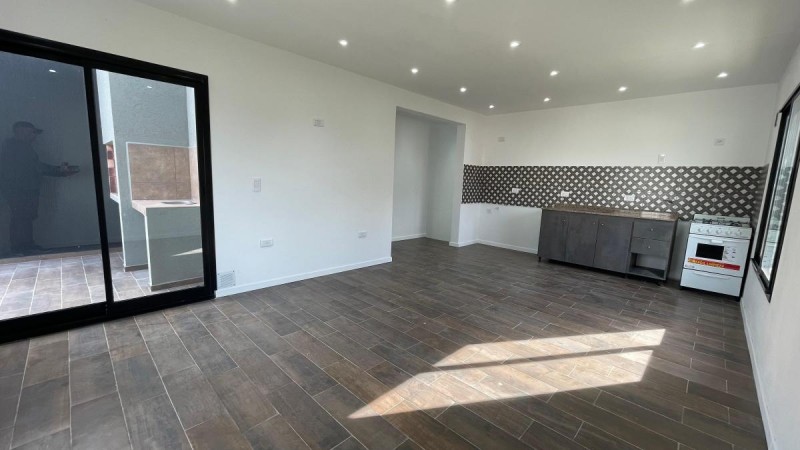 Hermosa Casa de 4 Ambientes a estrenar - Barrio San Rafael - Financiación!!!