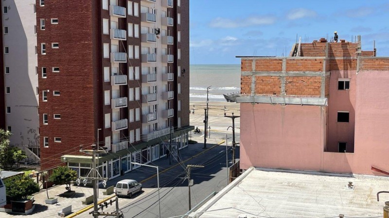Hermoso 2 ambientes a mts del mar!!!