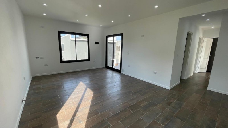 Hermosa Casa de 4 Ambientes a estrenar - Barrio San Rafael - Financiación!!!