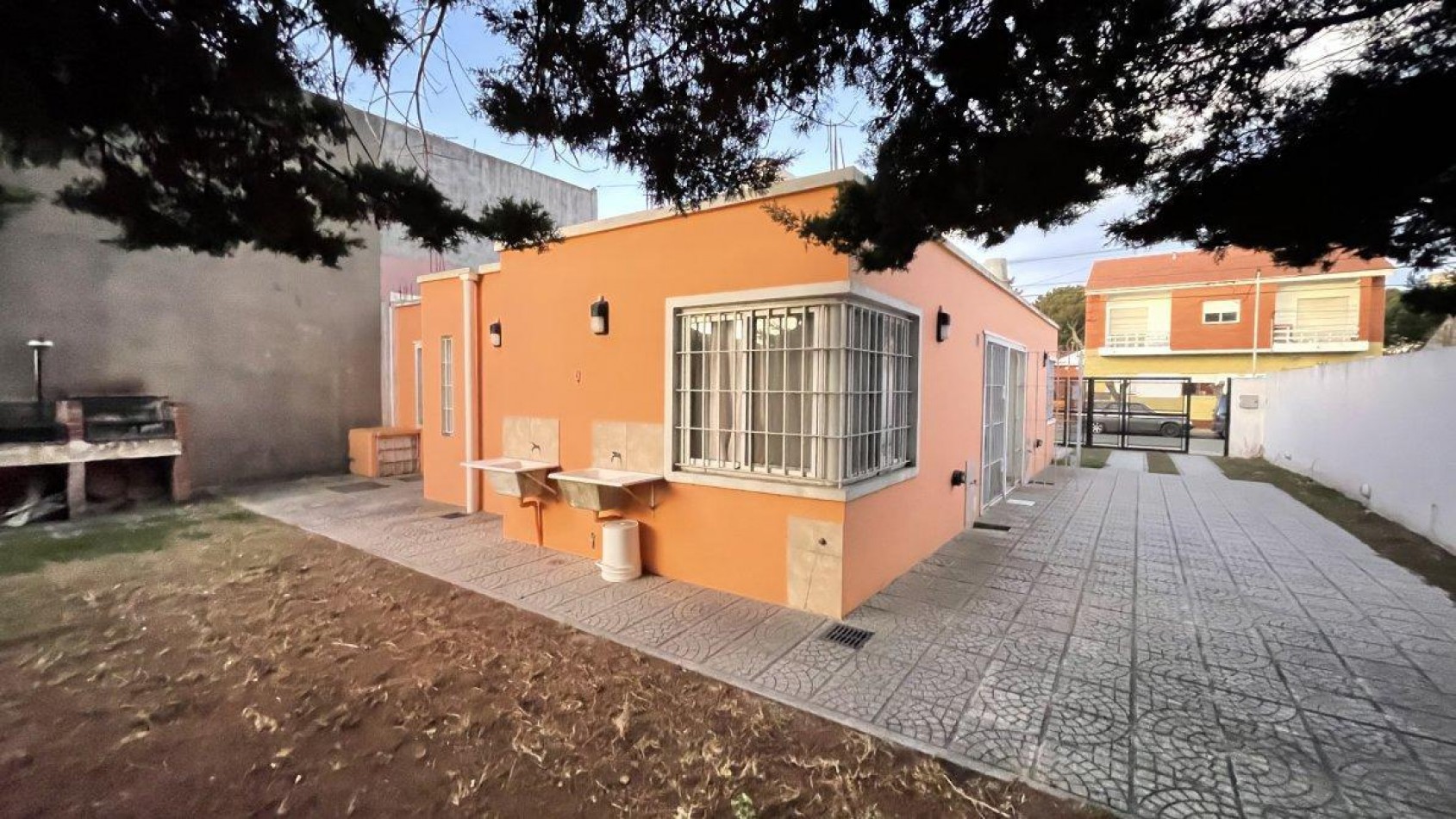 Oportunidad!!! 2 Departamentos en block s/lote de 500mts