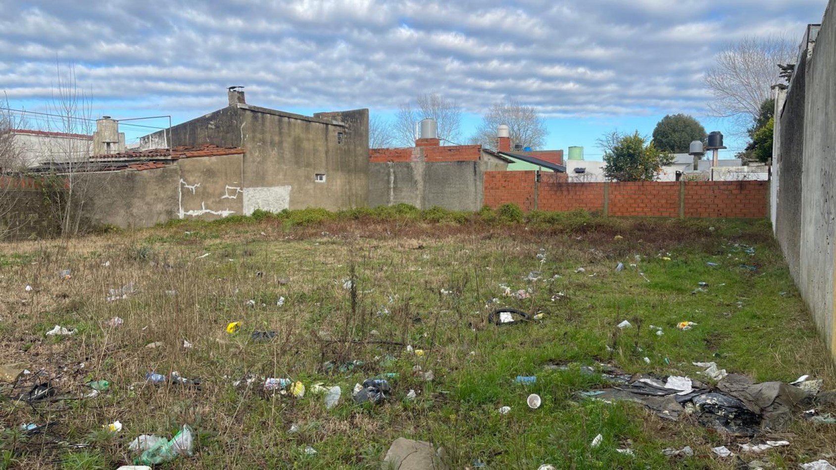 IMPORTANTE TERRENO COMERCIAL APTO MULTIPLES RUBROS