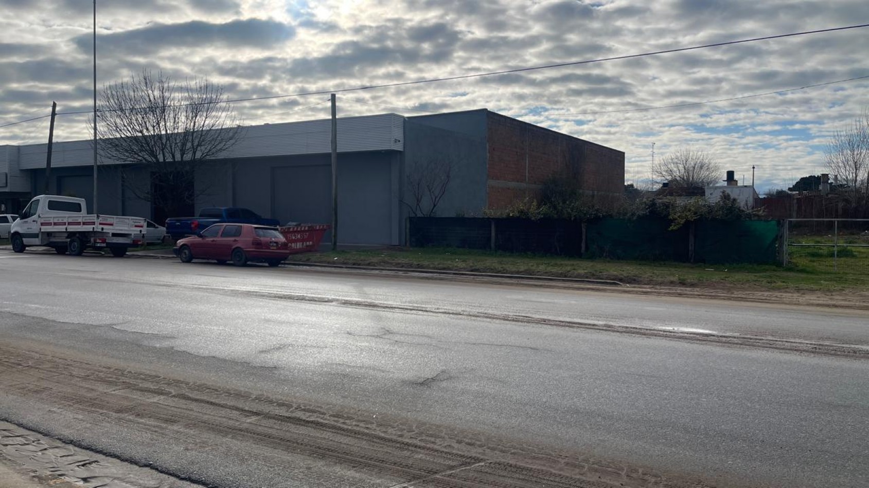 IMPORTANTE TERRENO COMERCIAL APTO MULTIPLES RUBROS