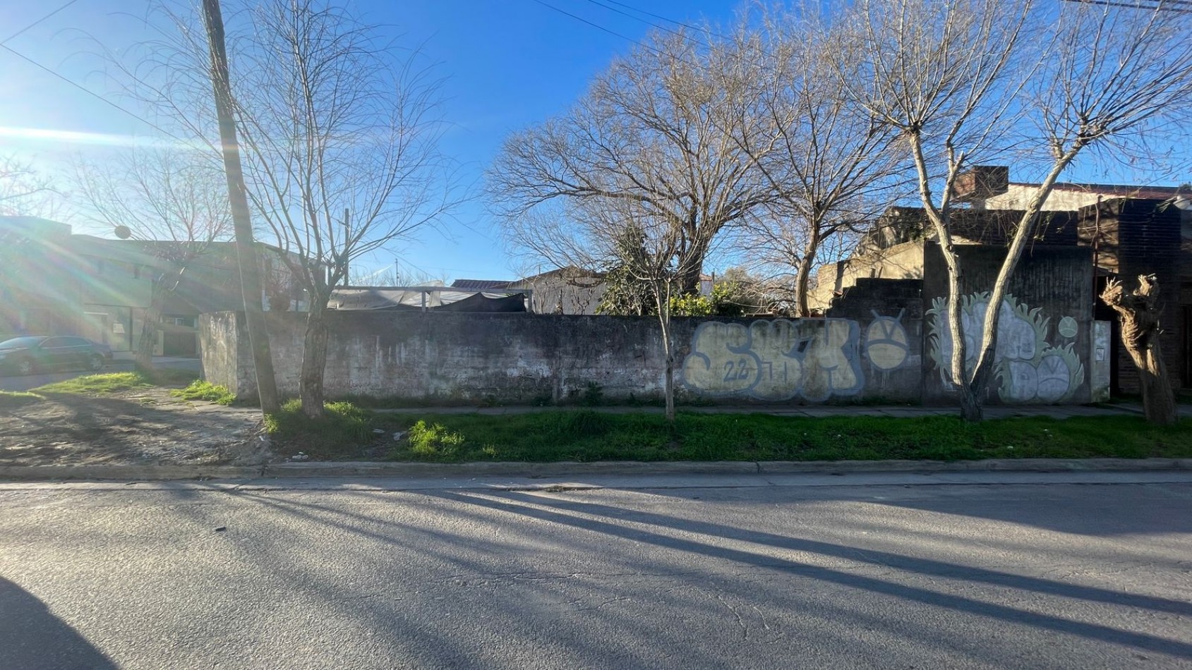 Excelente Lote  en esquina - Apto Comercial