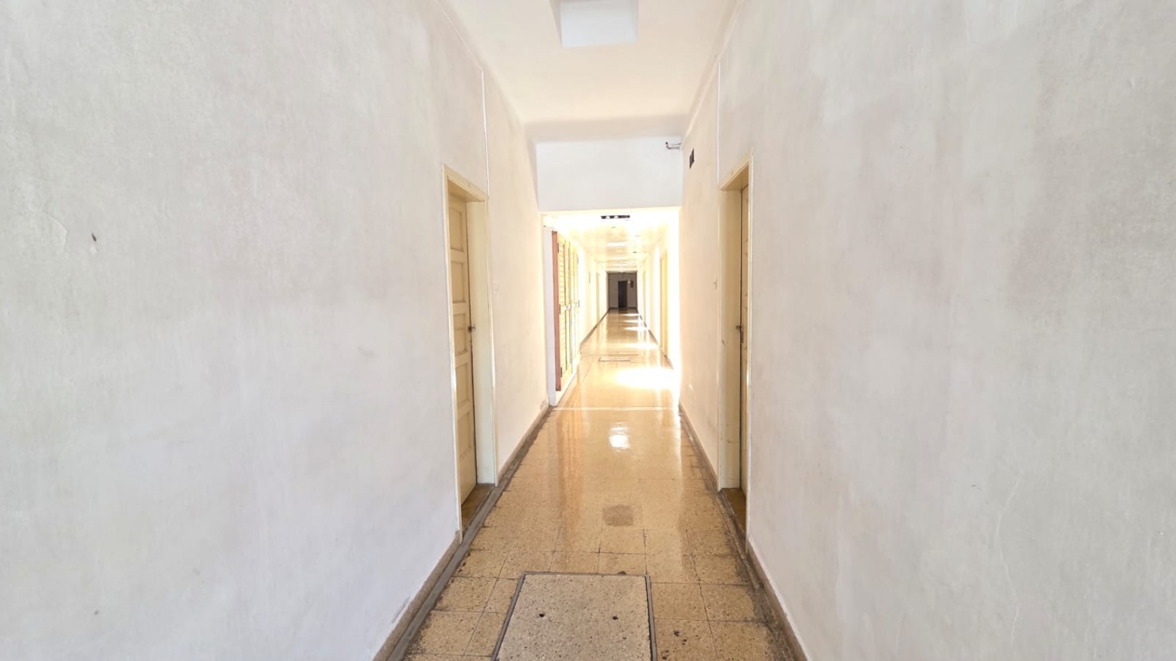 Hermoso departamento en pleno centro de 2 1/2 ambientes con muy bajas expensas!!