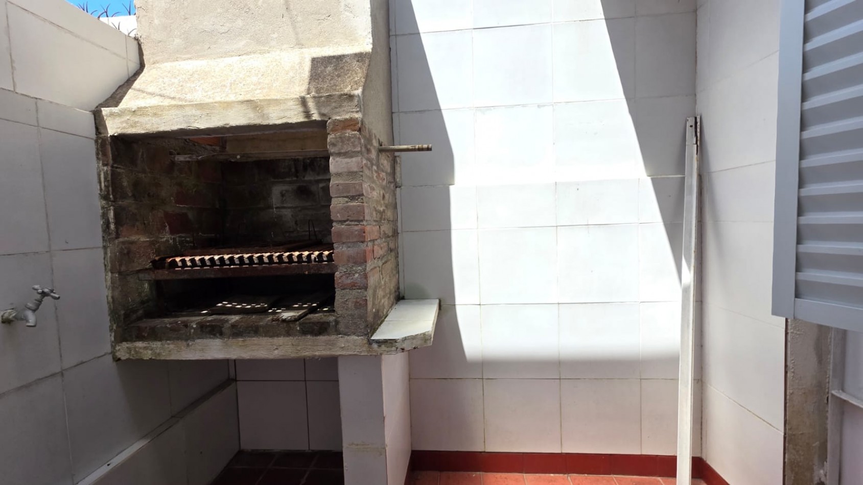 Hermoso departamento en pleno centro de 2 1/2 ambientes con muy bajas expensas!!