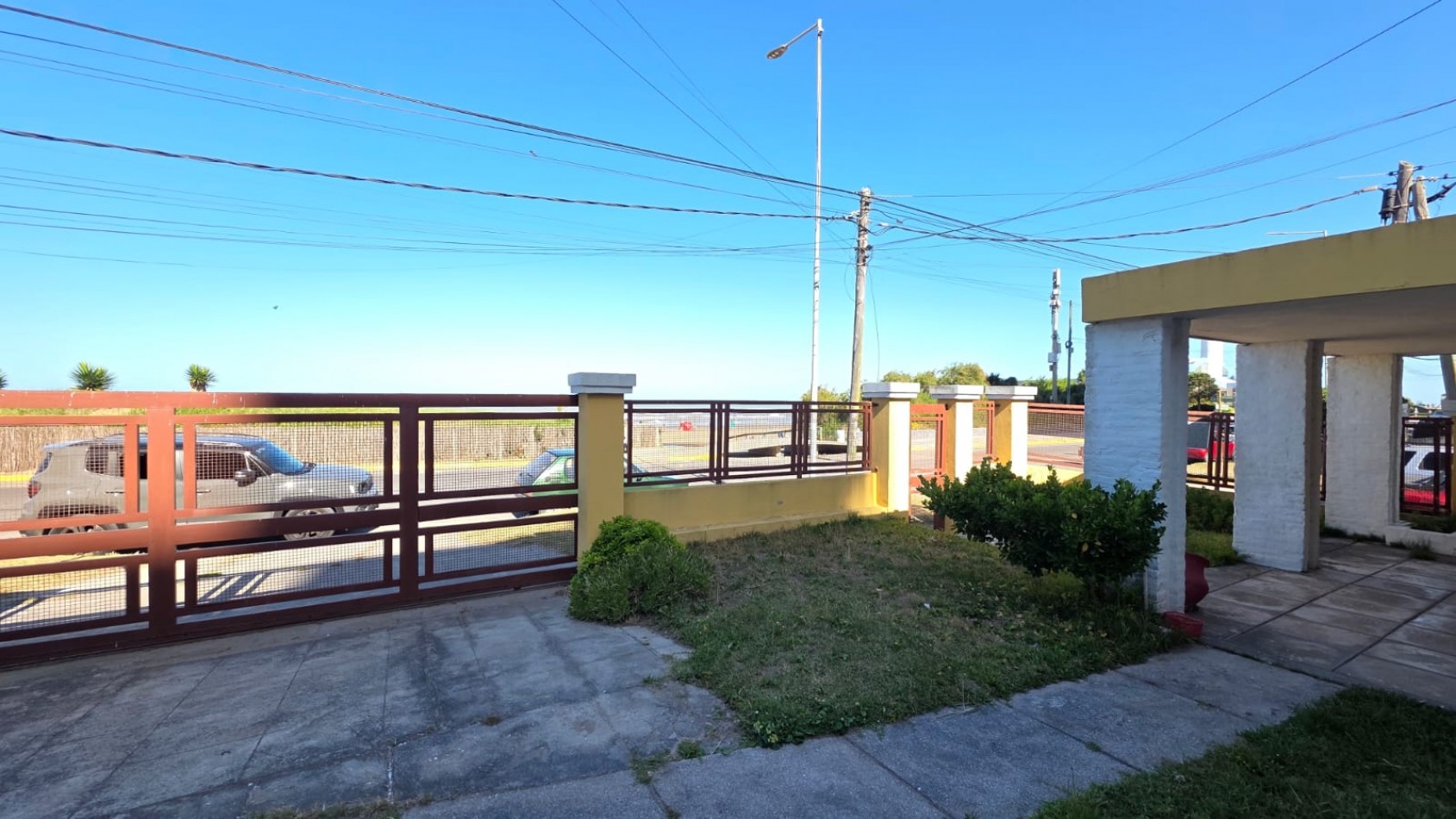 Hermosa casa de 4 ambientes + Departamento Frente al Mar!!!