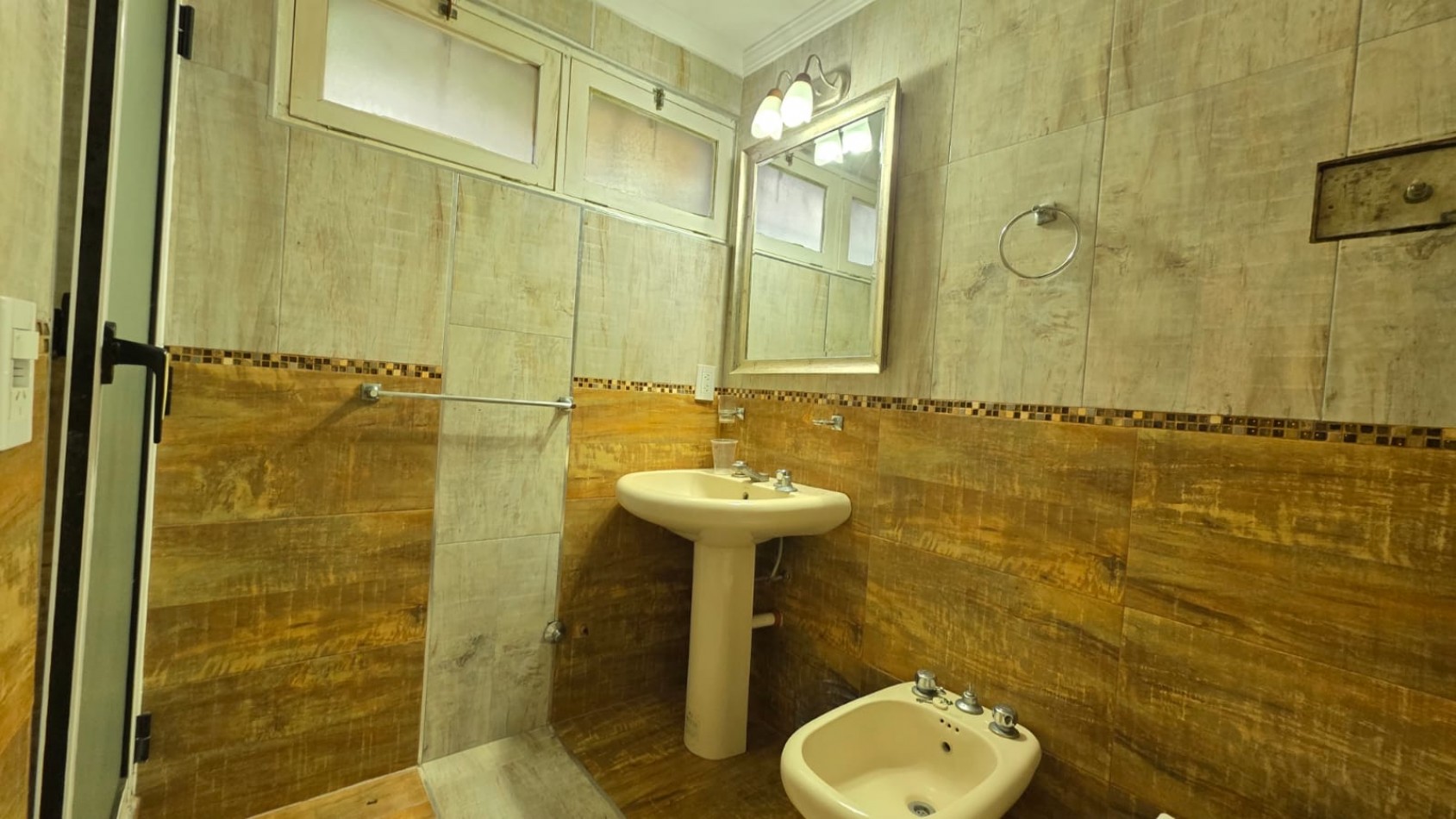 Hermosa casa de 4 ambientes + Departamento Frente al Mar!!!