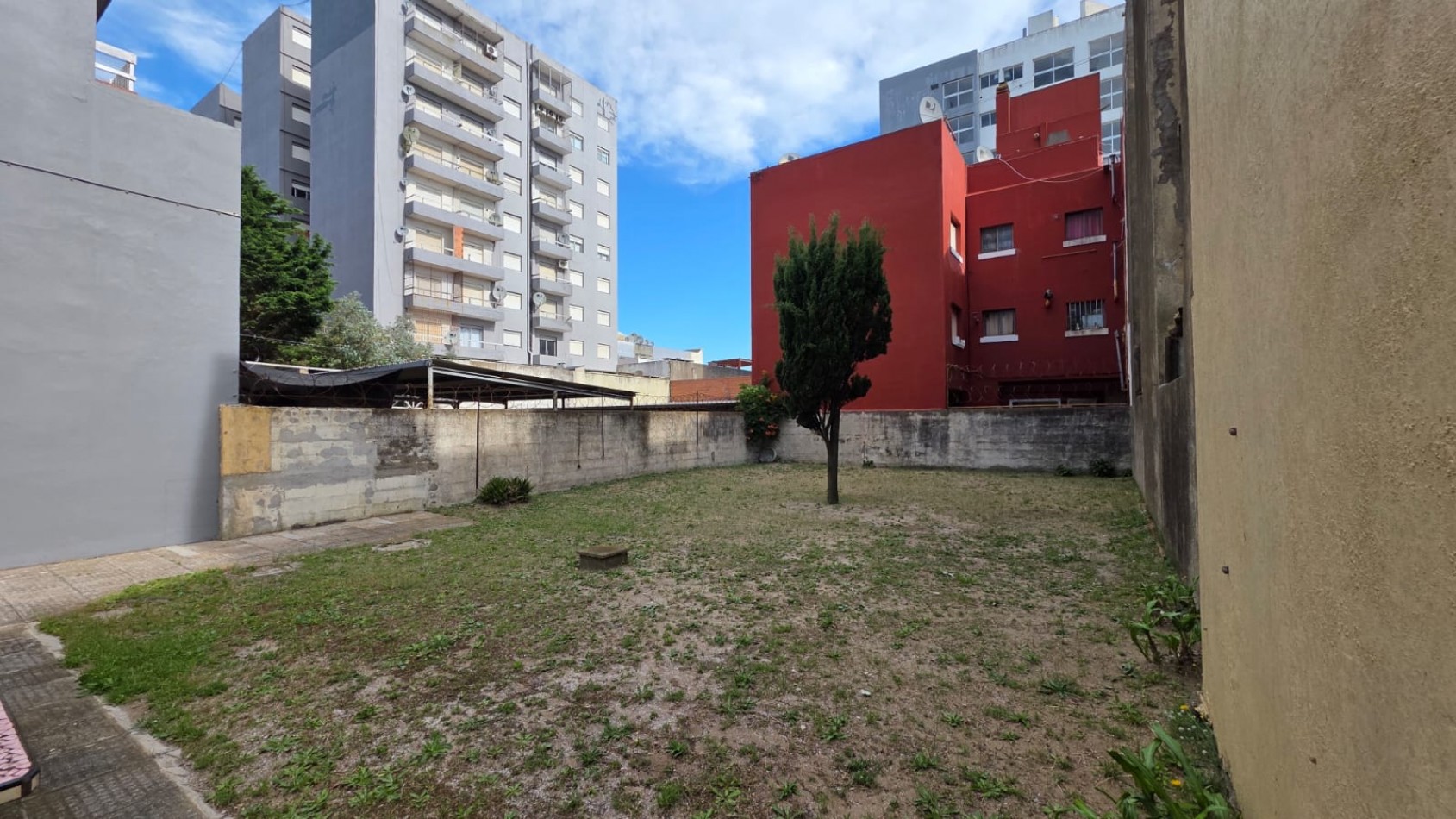 Excelente opcion de inversion!!! ideal para desarrollo comercial y/o vivienda permanente.