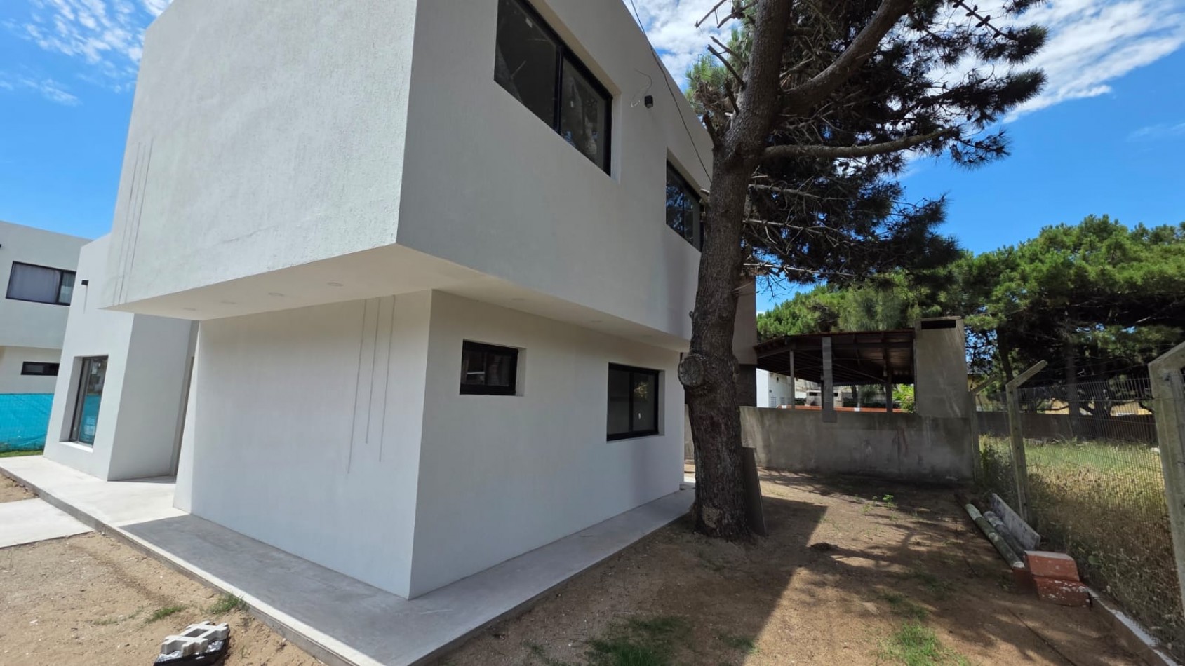 Espectacular casa de 4 ambientes a estrenar en Nueva Atlantis a 100mts del Mar!!!