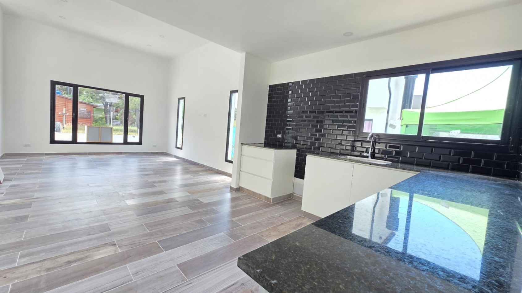 Espectacular casa de 4 ambientes a estrenar en Nueva Atlantis a 100mts del Mar!!!