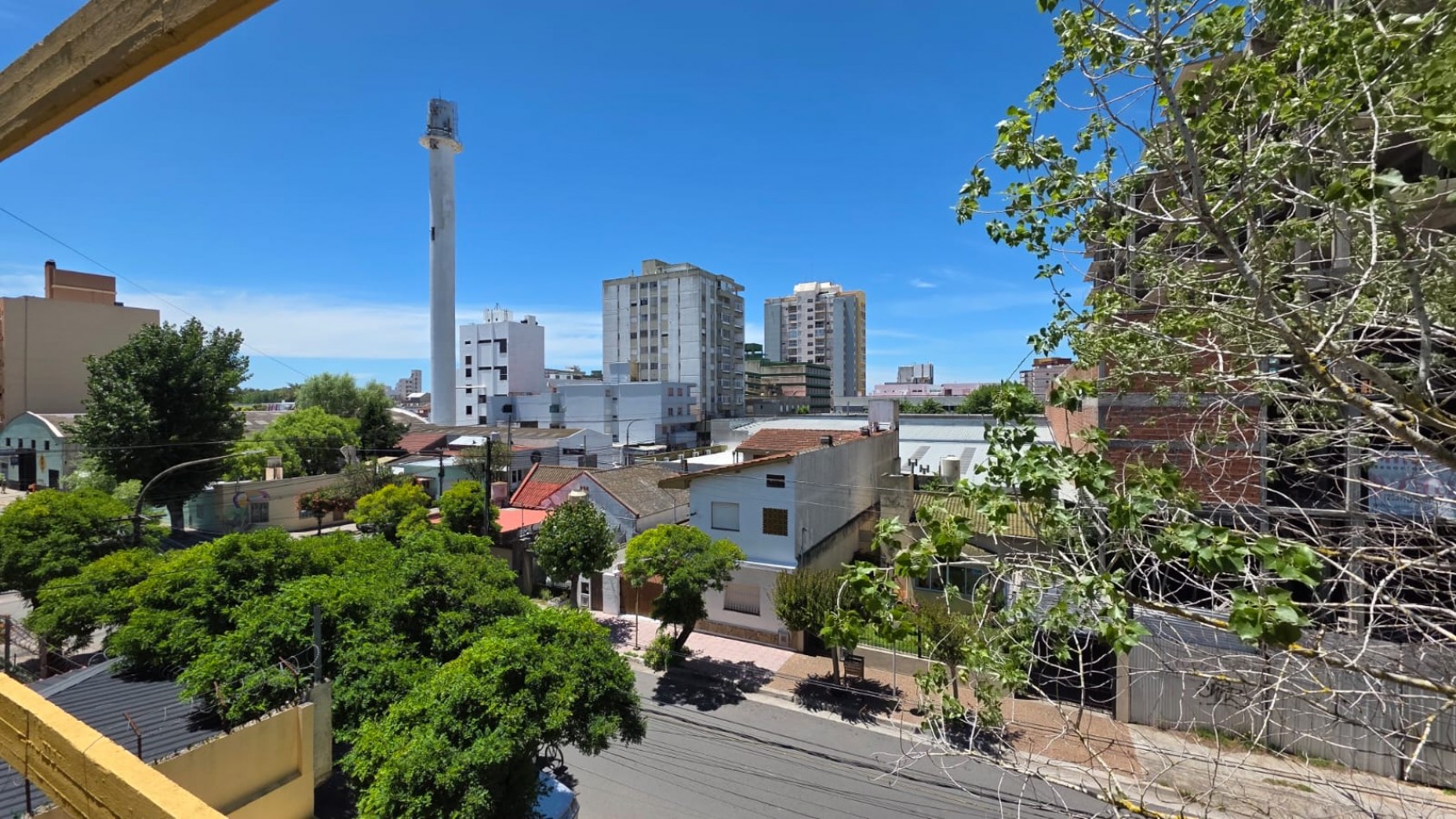 2 Ambientes al frente en pleno centro