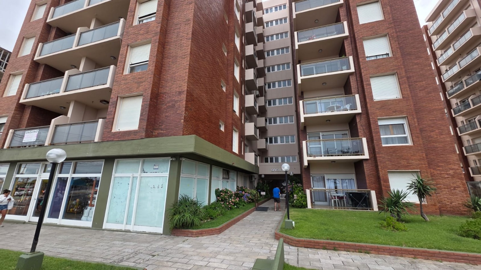FRENTE AL MAR - UN AMBIENTE - EDIFICIO ANCLA