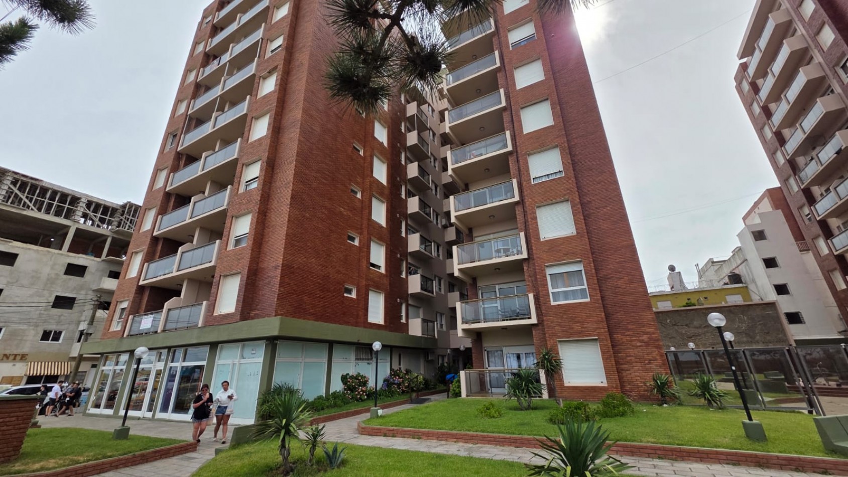 FRENTE AL MAR - UN AMBIENTE - EDIFICIO ANCLA