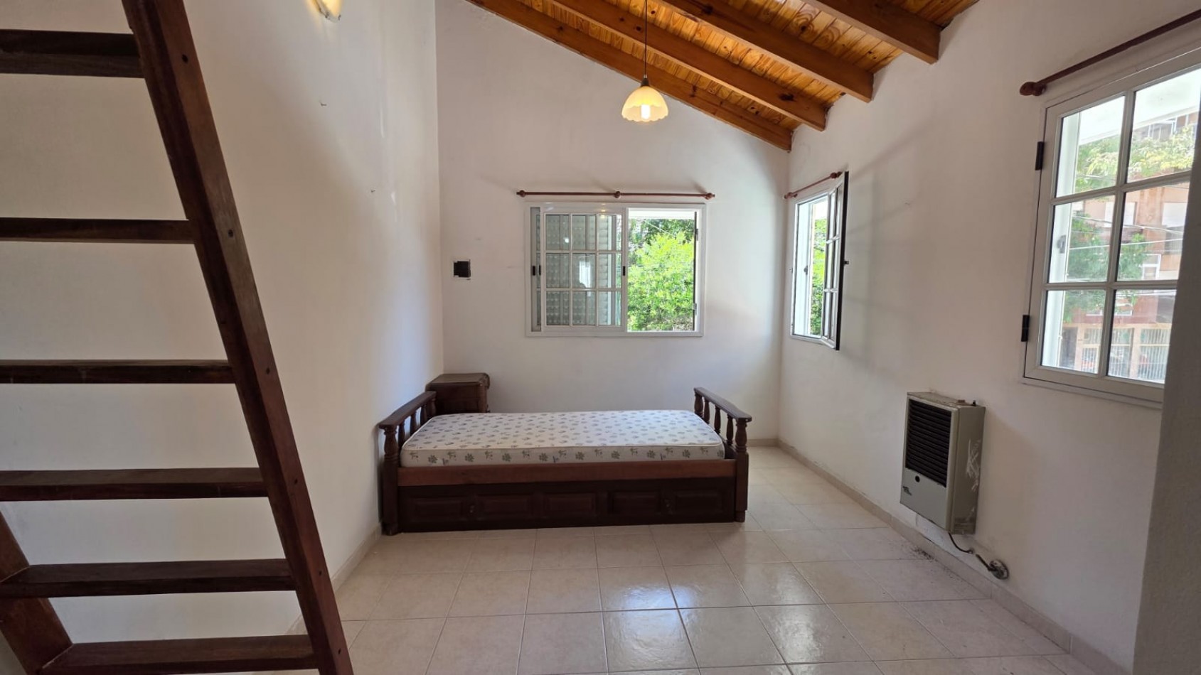 CASA 4 AMBIENTES A 150 MTS DEL MAR 