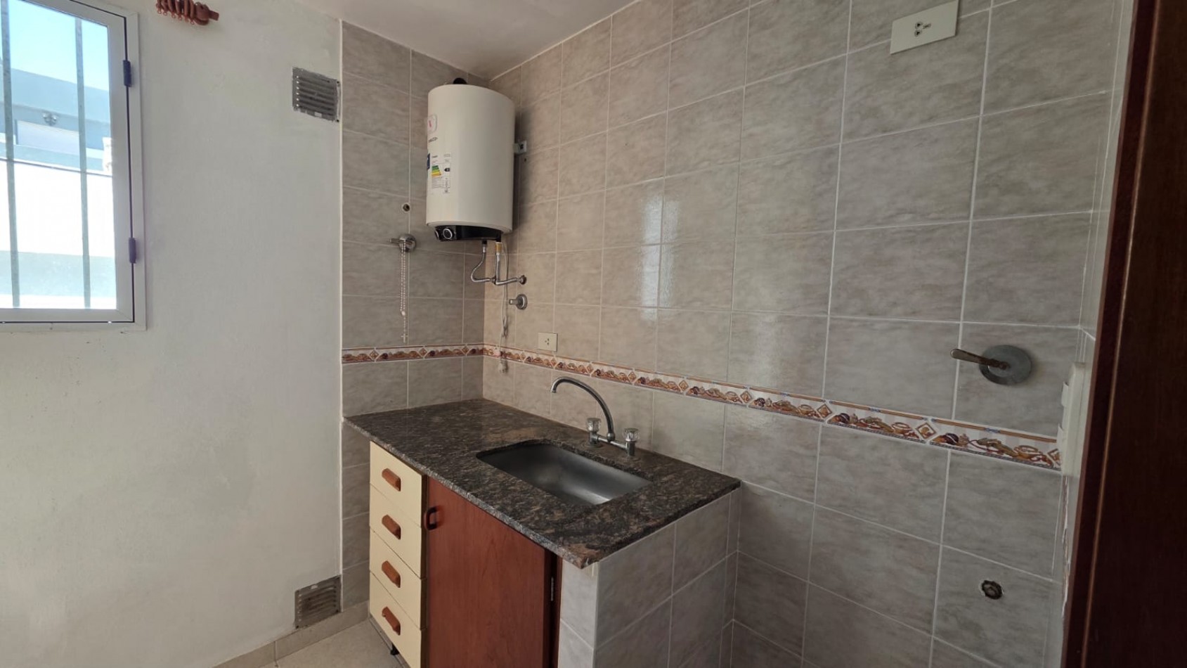 CASA 4 AMBIENTES A 150 MTS DEL MAR 