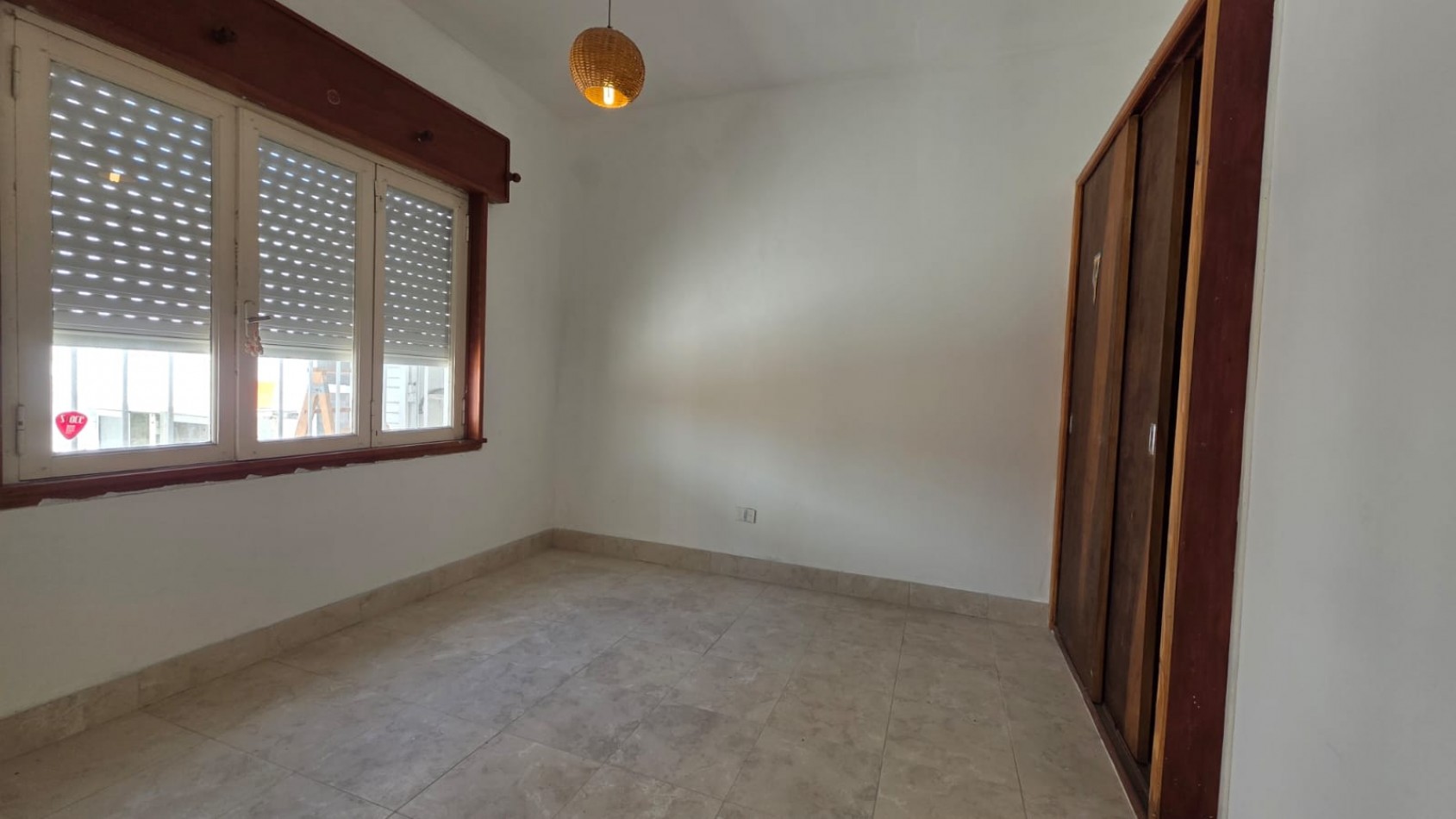 CASA 4 AMBIENTES A 150 MTS DEL MAR 