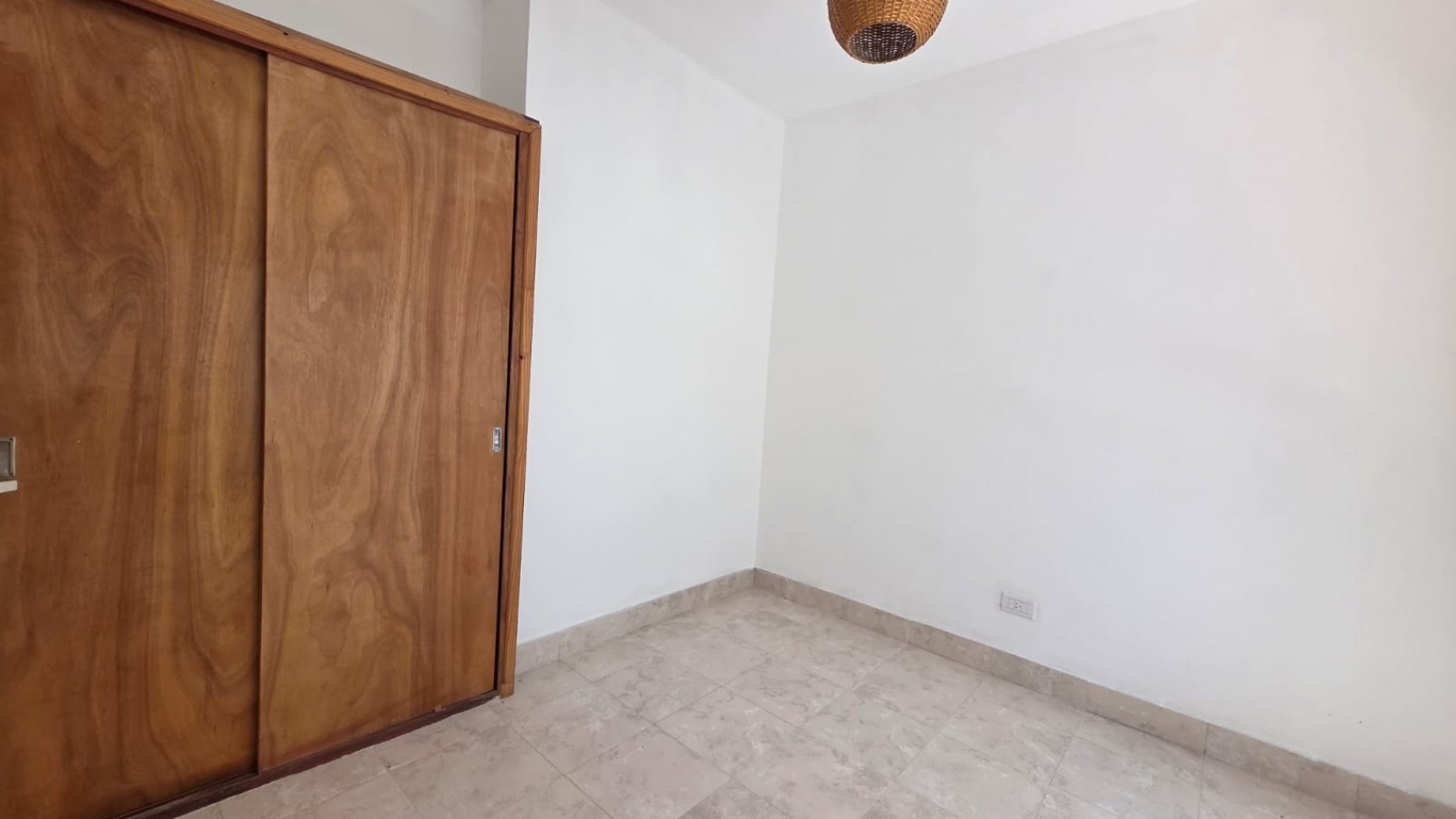 CASA 4 AMBIENTES A 150 MTS DEL MAR 