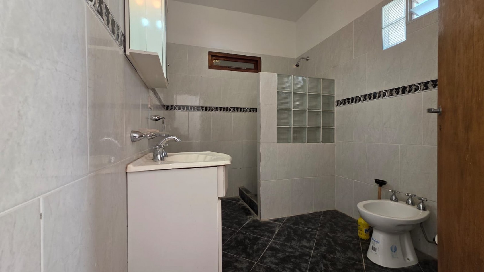 CASA 4 AMBIENTES A 150 MTS DEL MAR 