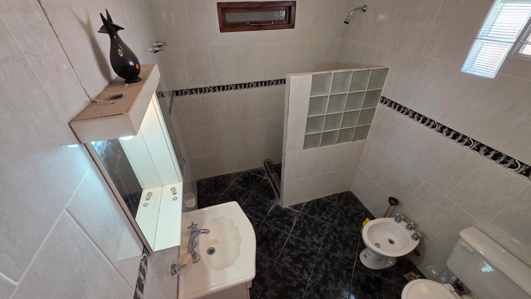 CASA 4 AMBIENTES A 150 MTS DEL MAR 