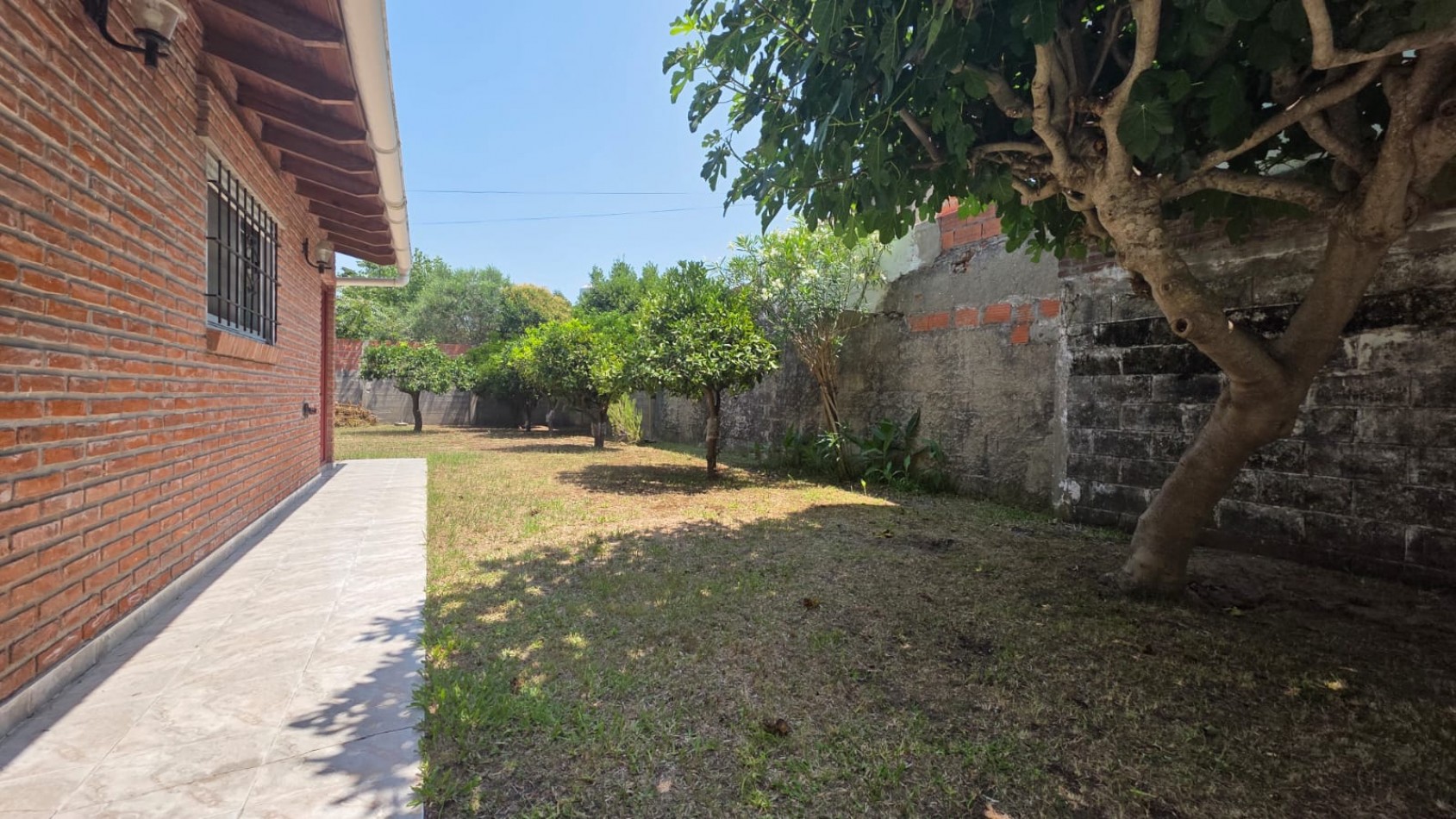 Hermosa Chalet de 4 ambientes amplios - Ideal Vivienda Permanente