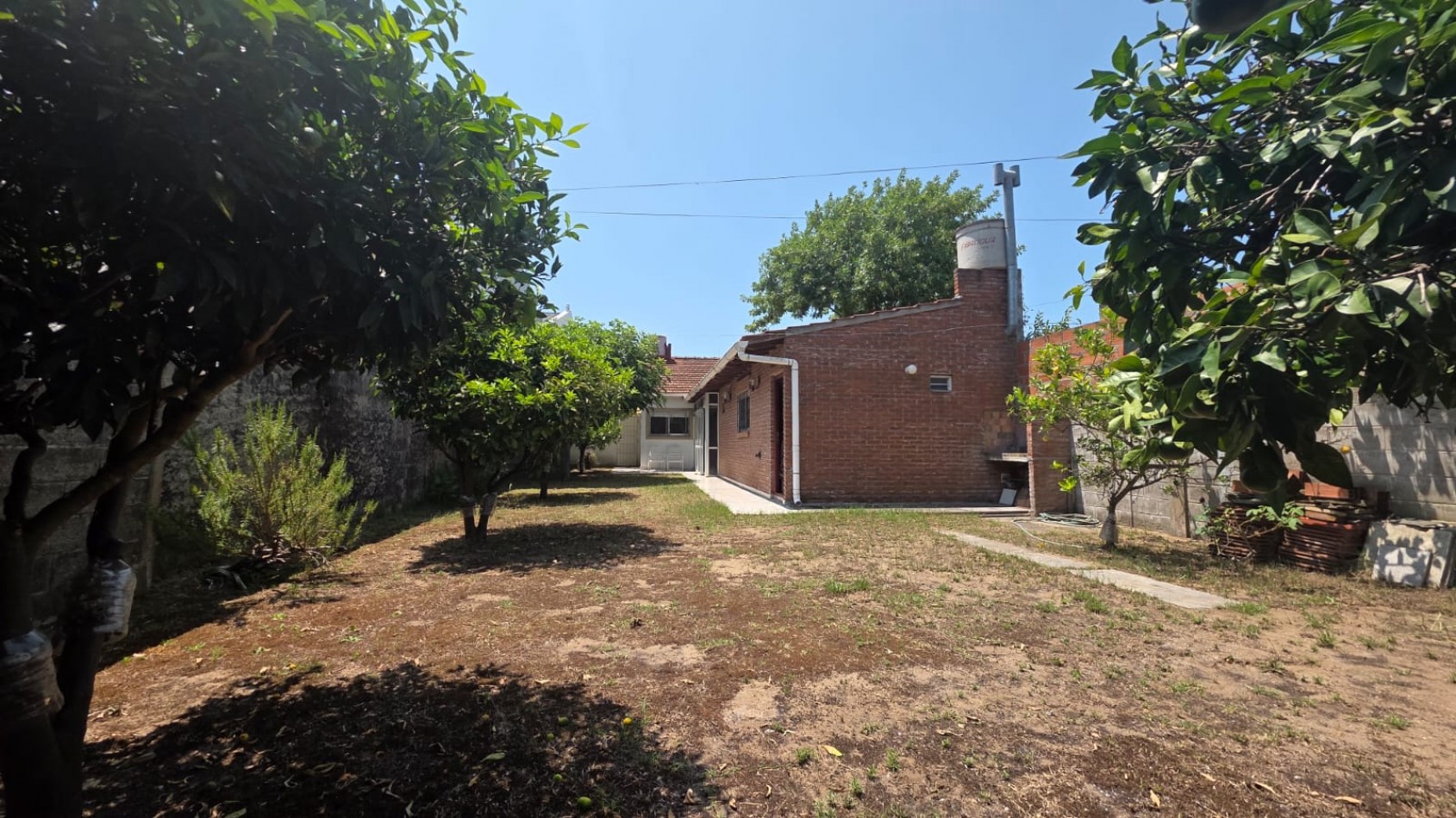 Hermosa Chalet de 4 ambientes amplios - Ideal Vivienda Permanente