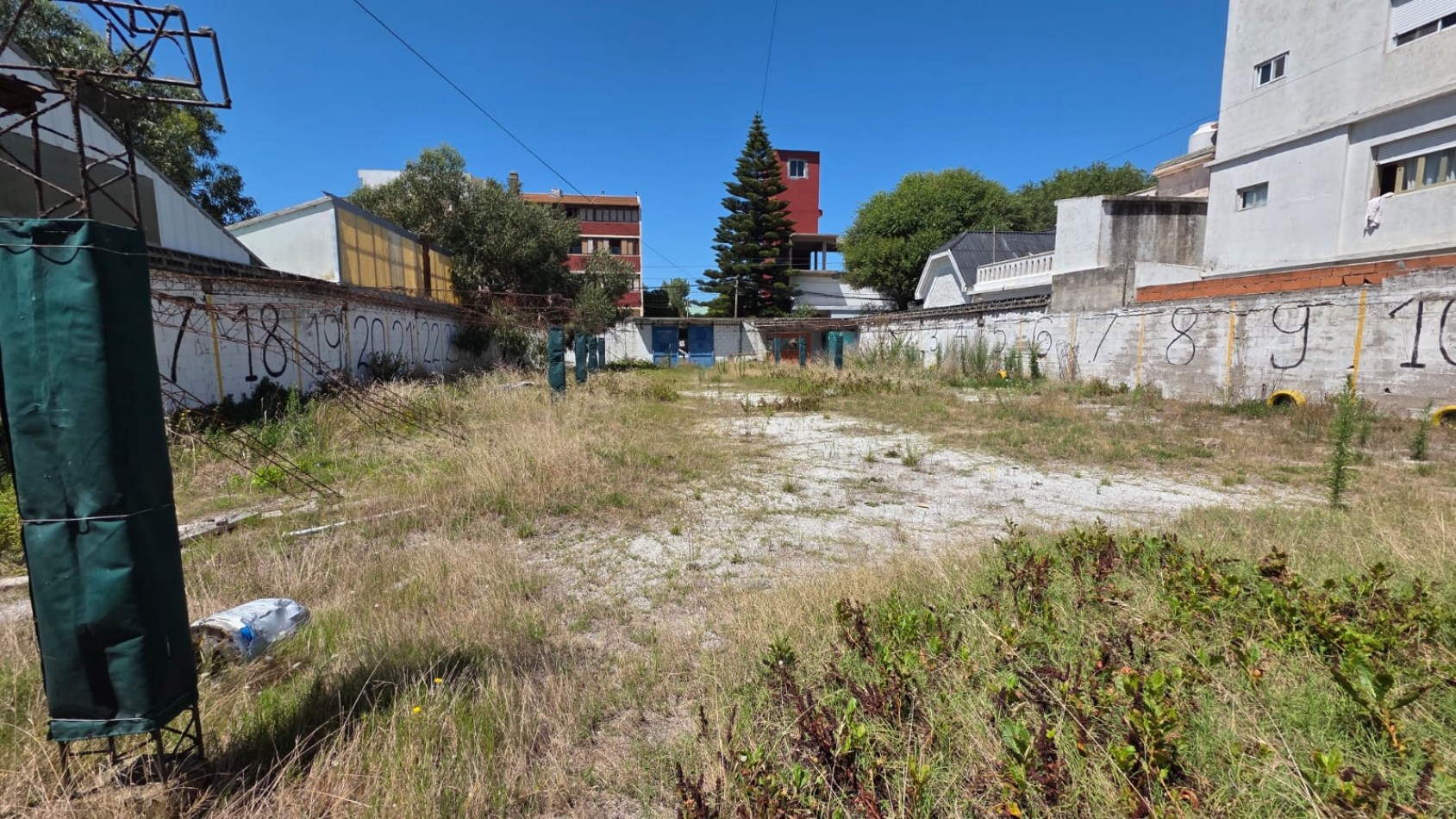 IMPORTANTE LOTE COMERCIAL - IDEAL PARA INVERSOR!!!