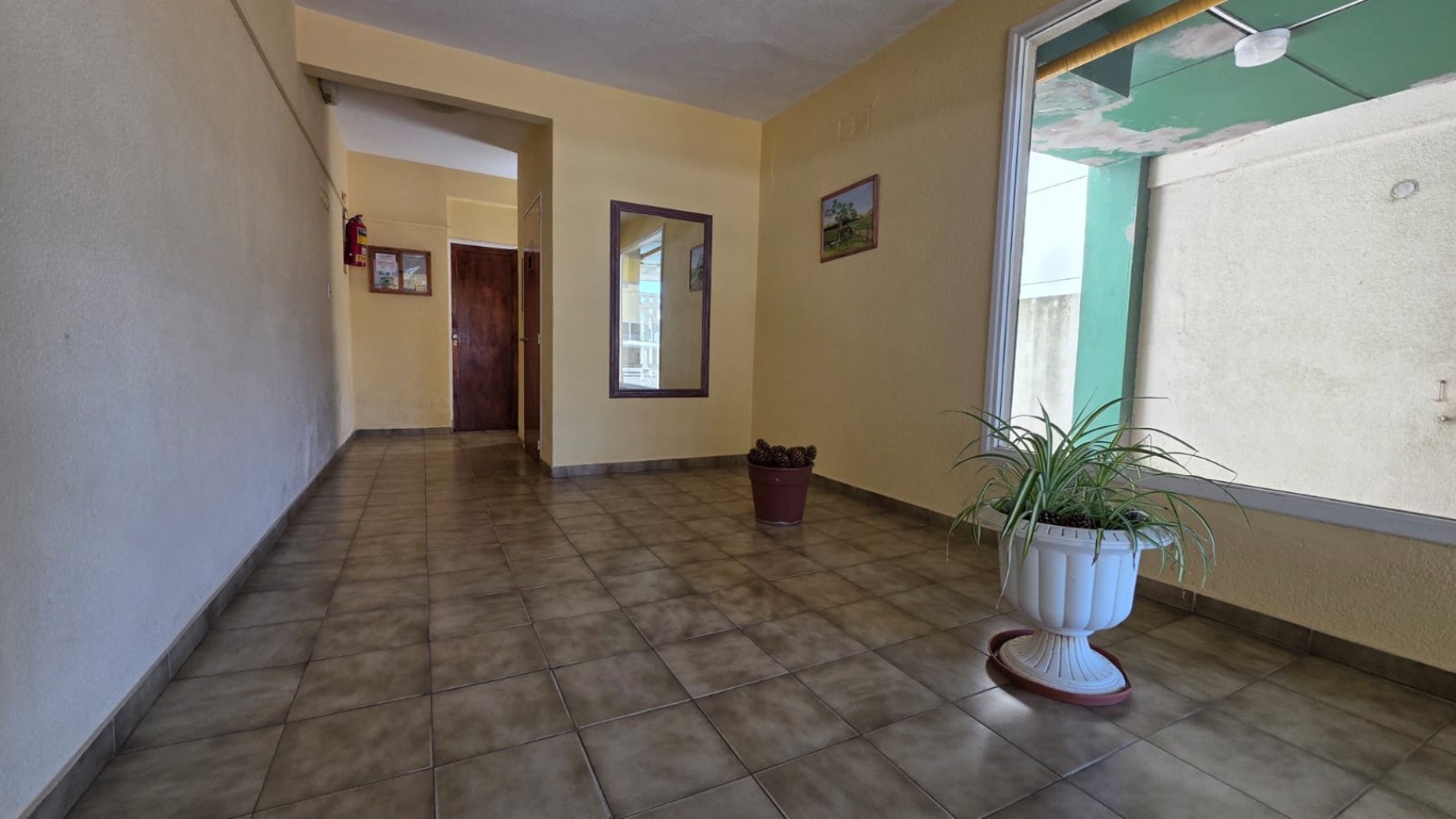 Ideal para inversion - 2 Ambientes en pleno centro con gas natural!!!