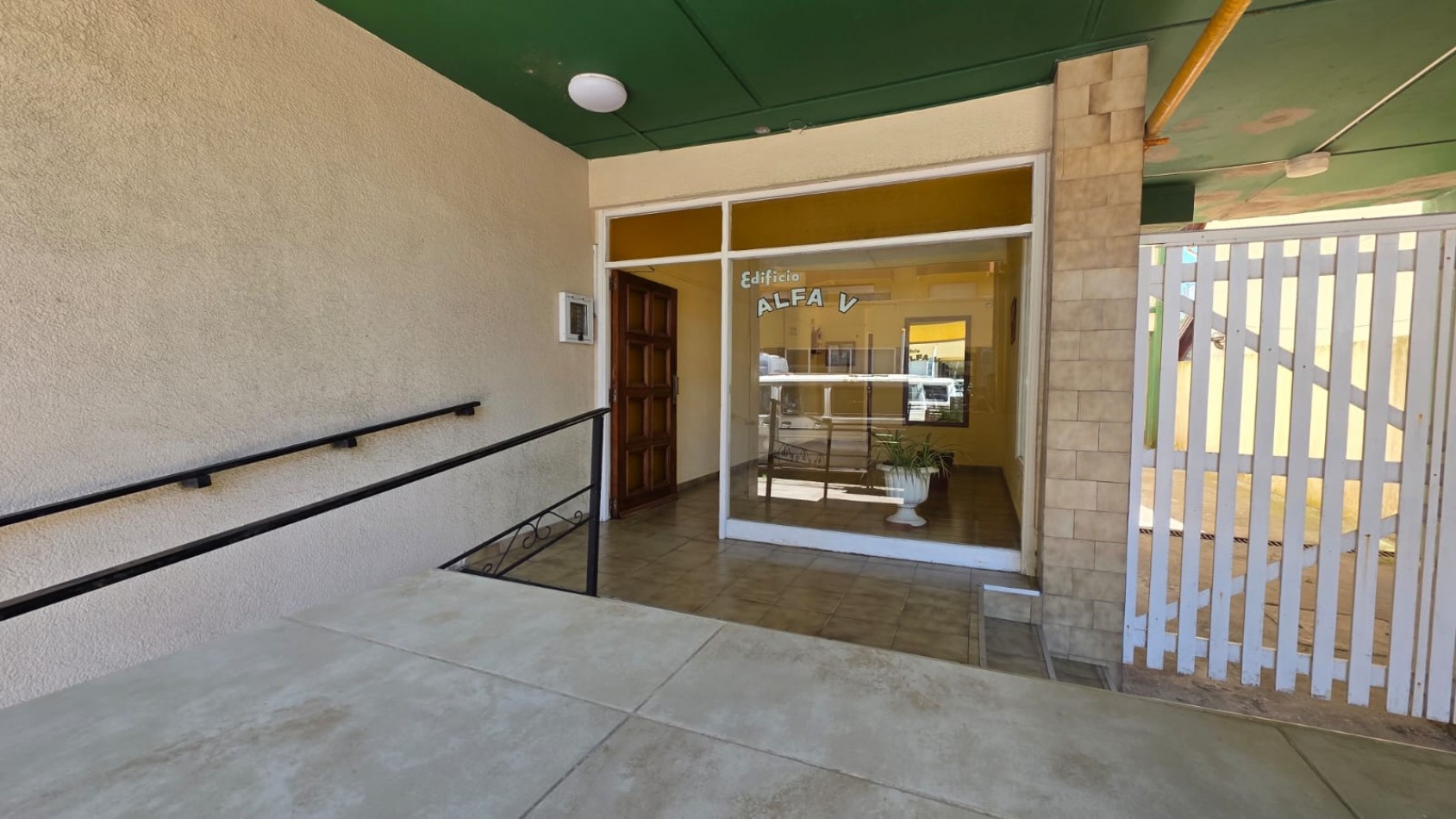 Ideal para inversion - 2 Ambientes en pleno centro con gas natural!!!