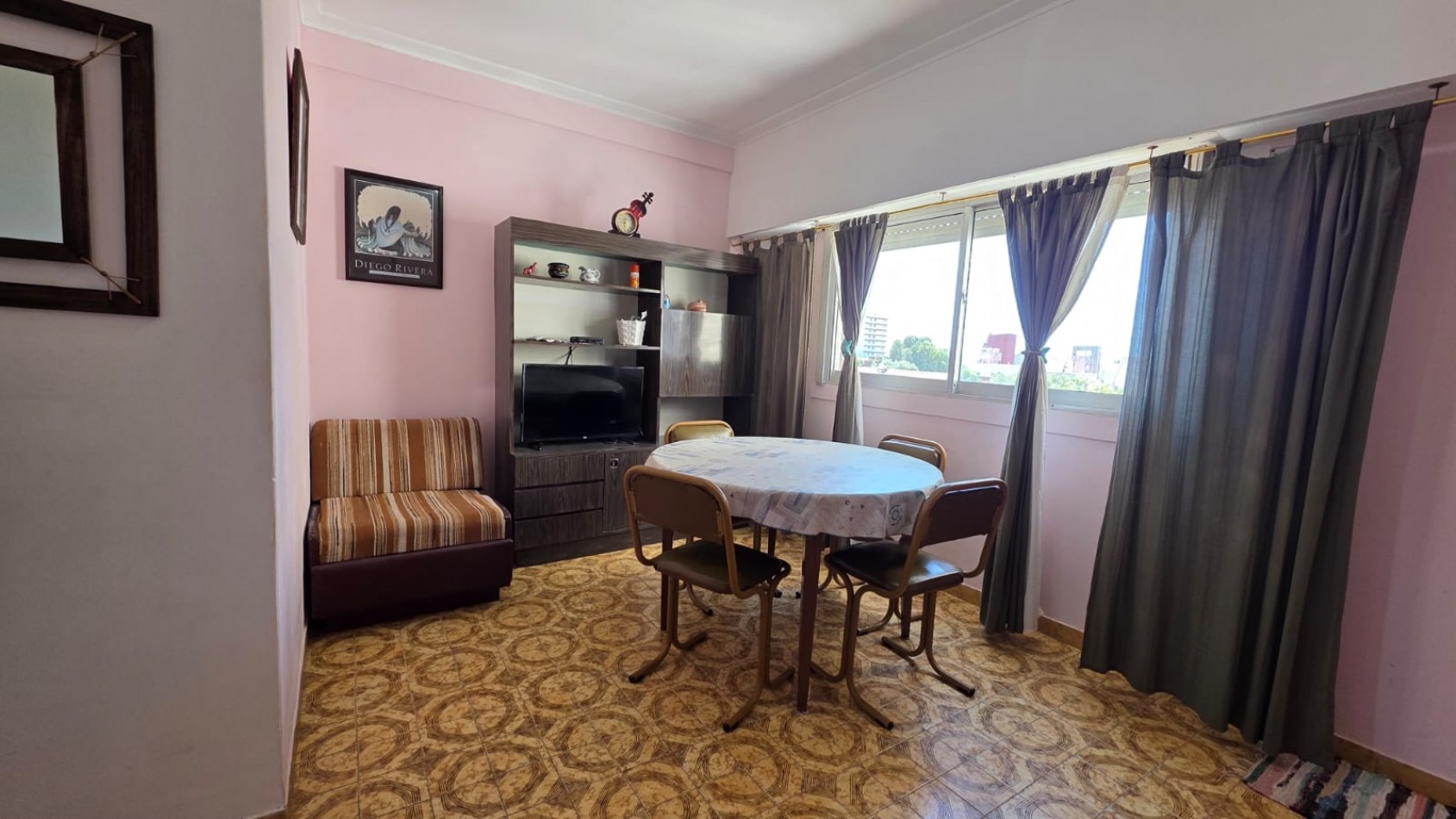 Ideal para inversion - 2 Ambientes en pleno centro con gas natural!!!