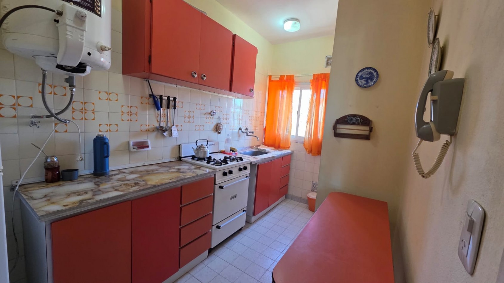 Ideal para inversion - 2 Ambientes en pleno centro con gas natural!!!