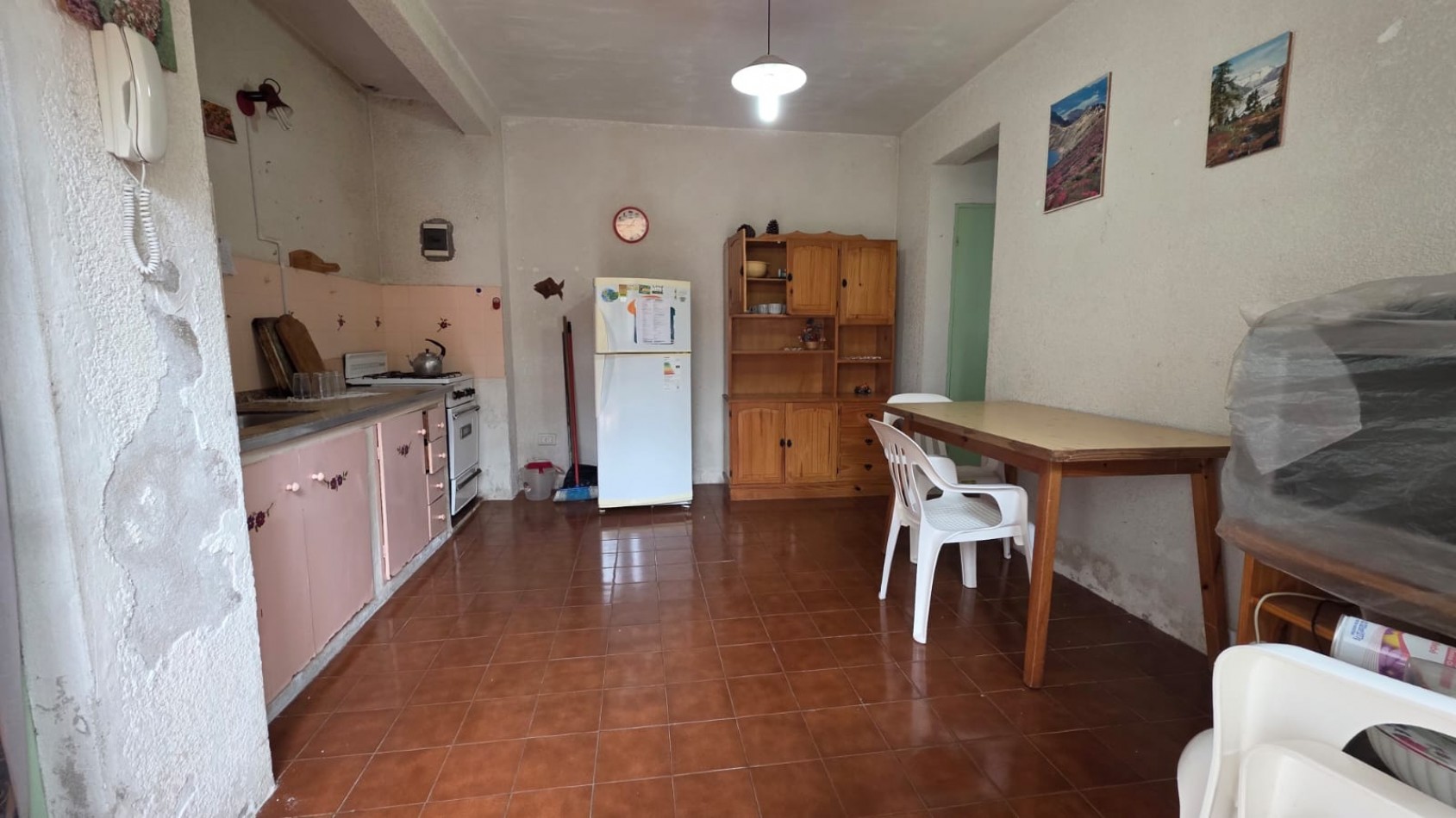 OPORTUNIDAD - 3 AMB CON GARAJE Y GAS NATURAL A REMODELAR!!!