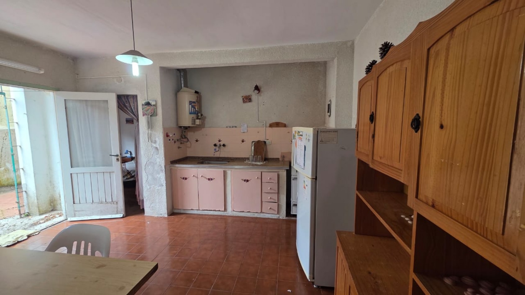 OPORTUNIDAD - 3 AMB CON GARAJE Y GAS NATURAL A REMODELAR!!!