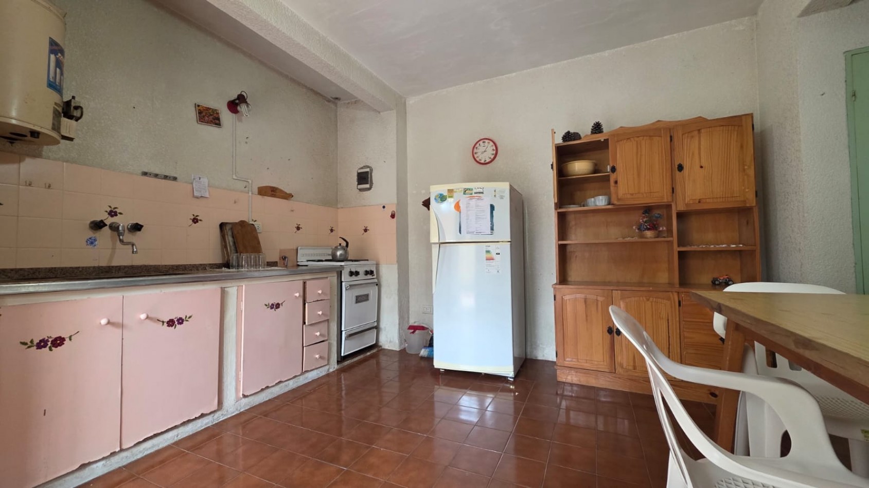 OPORTUNIDAD - 3 AMB CON GARAJE Y GAS NATURAL A REMODELAR!!!