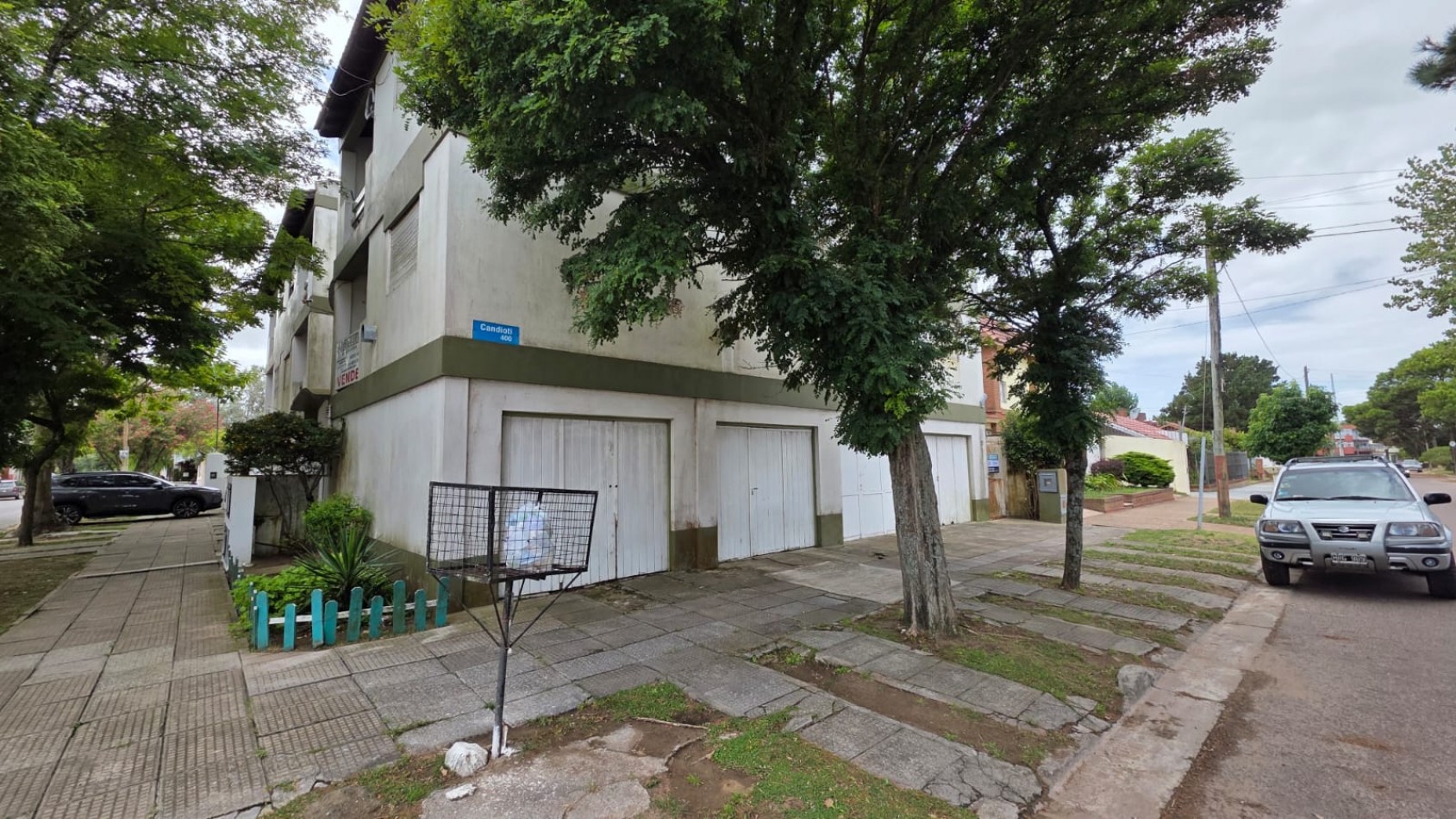 OPORTUNIDAD - 3 AMB CON GARAJE Y GAS NATURAL A REMODELAR!!!