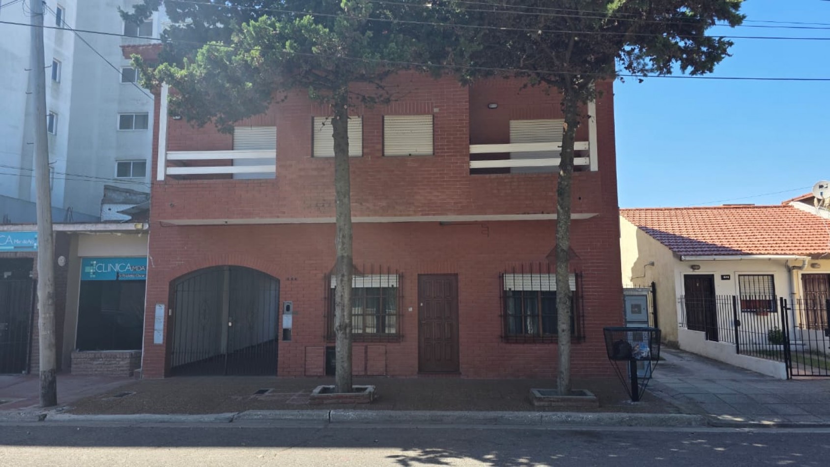 Complejo de 4 Departamentos sobre lote de 400mts - Pleno centro - Gran Oportunidad de inversion!!!