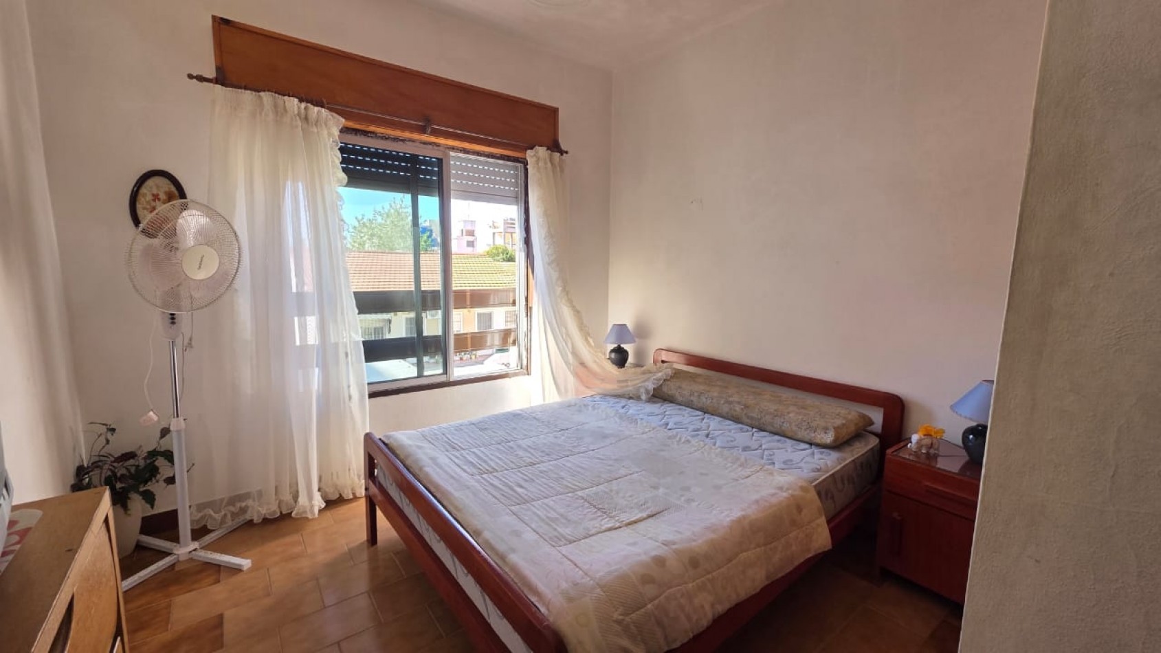 Complejo de 4 Departamentos sobre lote de 400mts - Pleno centro - Gran Oportunidad de inversion!!!