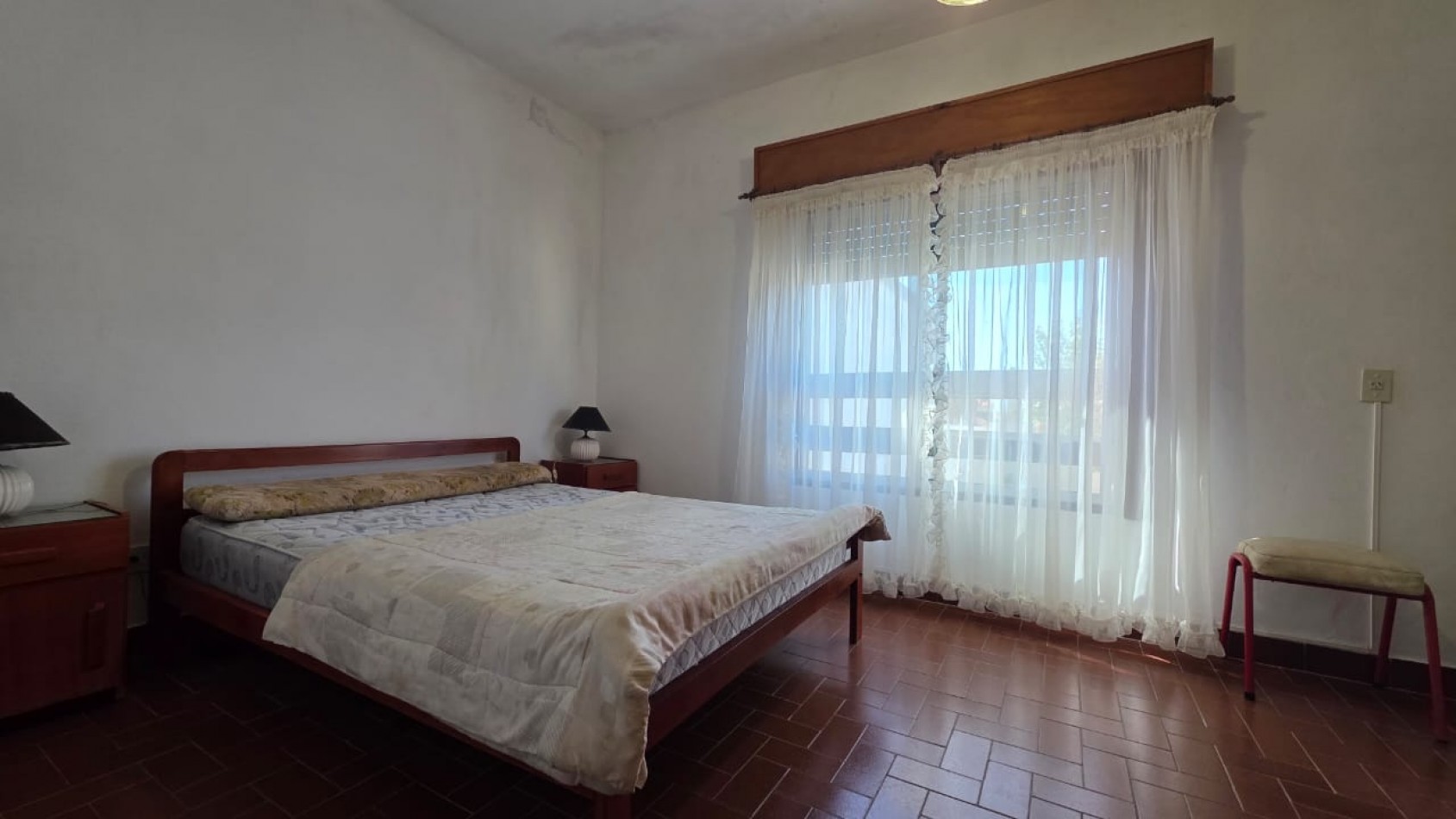 Complejo de 4 Departamentos sobre lote de 400mts - Pleno centro - Gran Oportunidad de inversion!!!