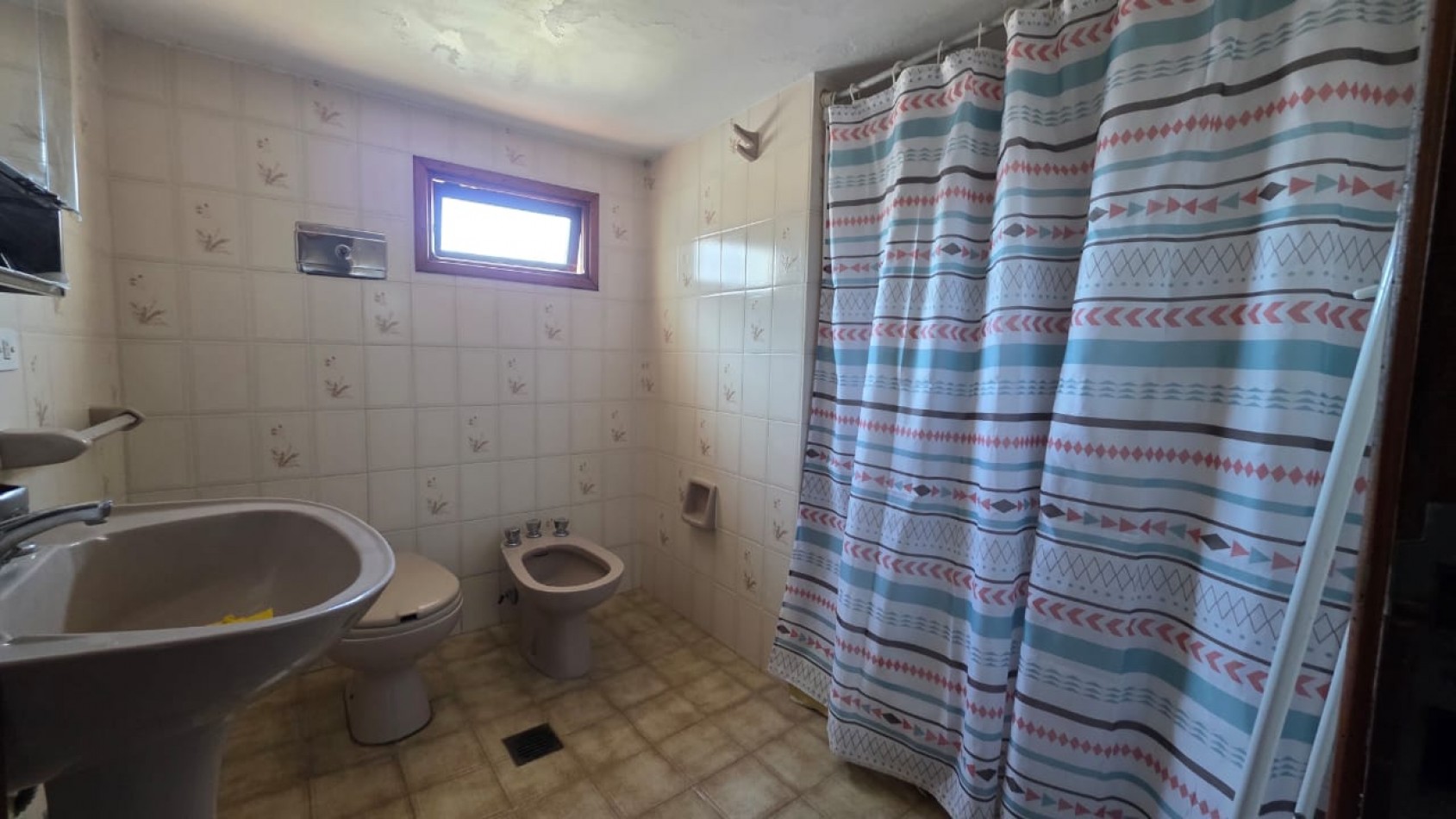 Complejo de 4 Departamentos sobre lote de 400mts - Pleno centro - Gran Oportunidad de inversion!!!