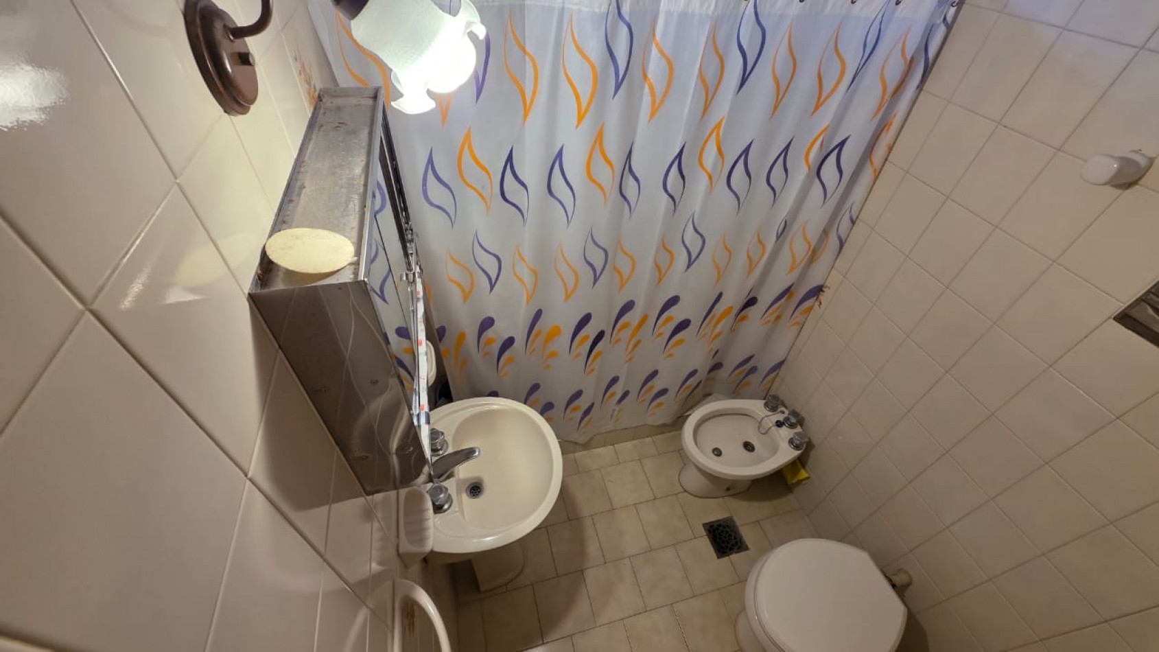 Complejo de 4 Departamentos sobre lote de 400mts - Pleno centro - Gran Oportunidad de inversion!!!