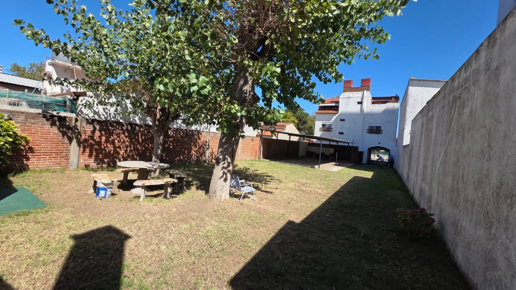 Complejo de 4 Departamentos sobre lote de 400mts - Pleno centro - Gran Oportunidad de inversion!!!