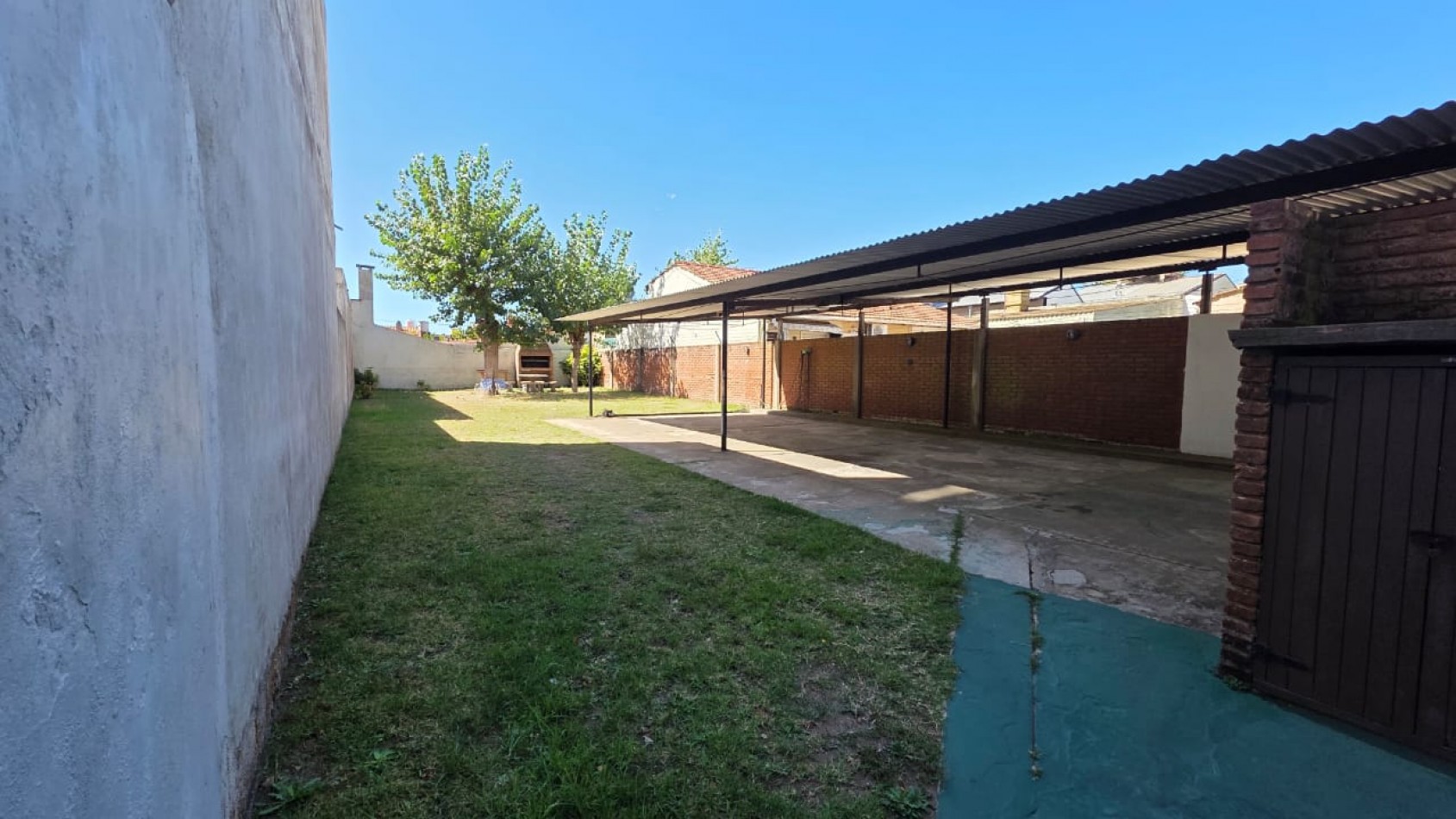 Complejo de 4 Departamentos sobre lote de 400mts - Pleno centro - Gran Oportunidad de inversion!!!