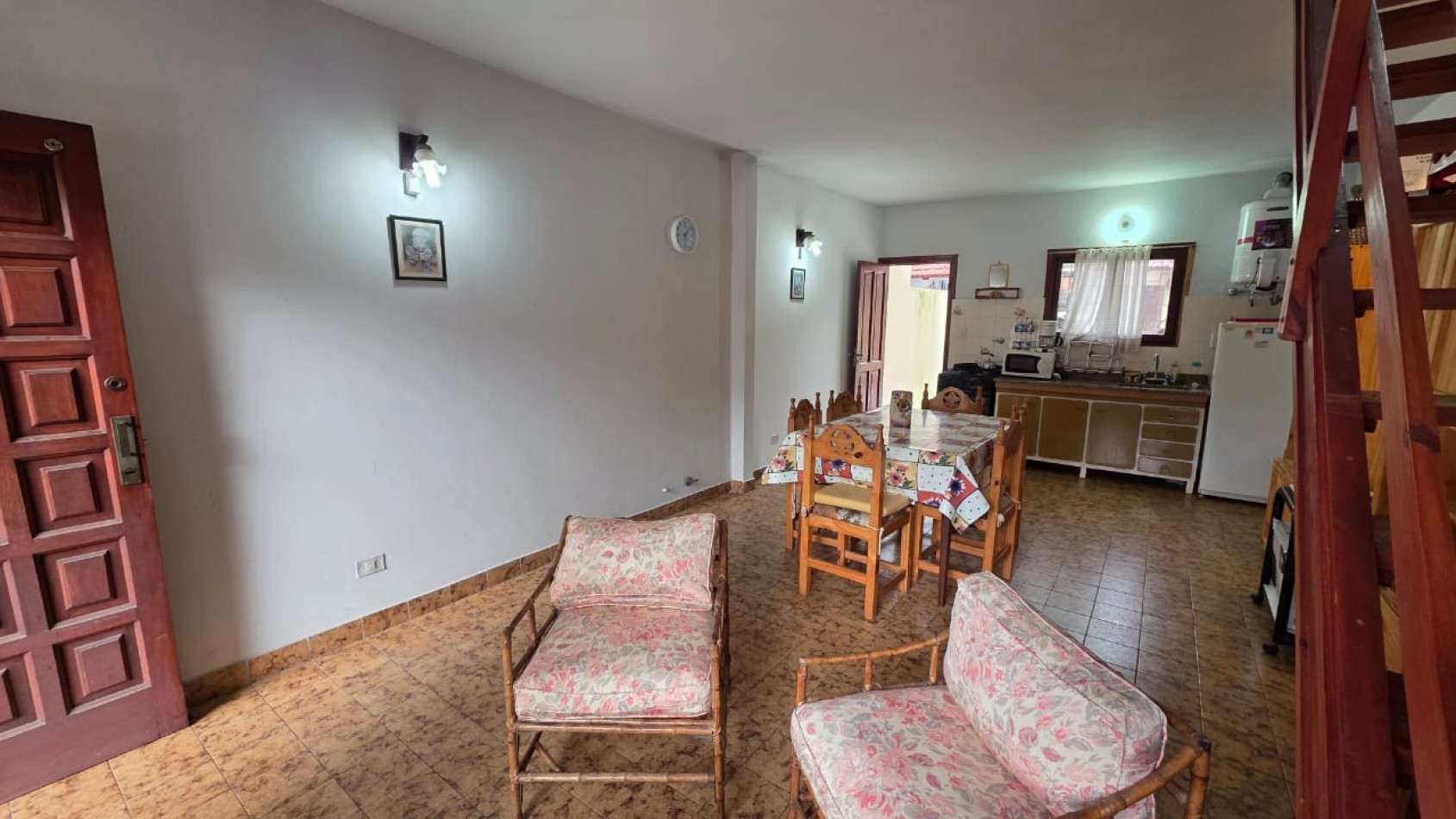 DUPLEX 3 AMBIENTES AMPLIO - TODOS LOS SERVICIOS