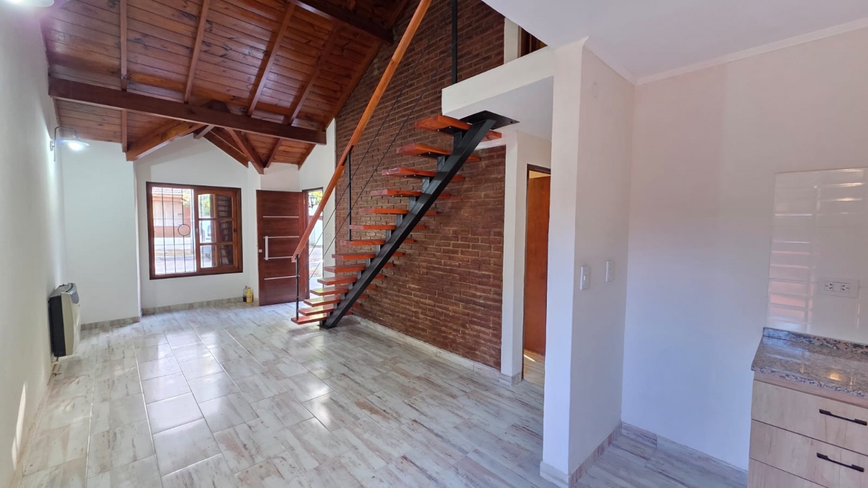 CASA 4 AMBIENTES EN SAN RAFAEL - IDEAL VIVIENDA PERMANENTE