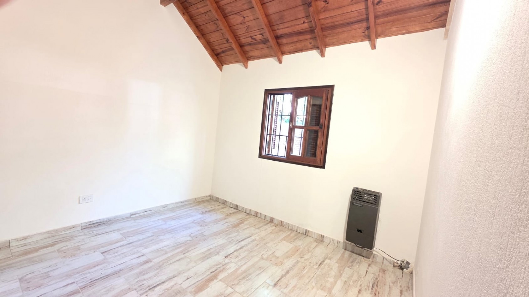 CASA 4 AMBIENTES EN SAN RAFAEL - IDEAL VIVIENDA PERMANENTE