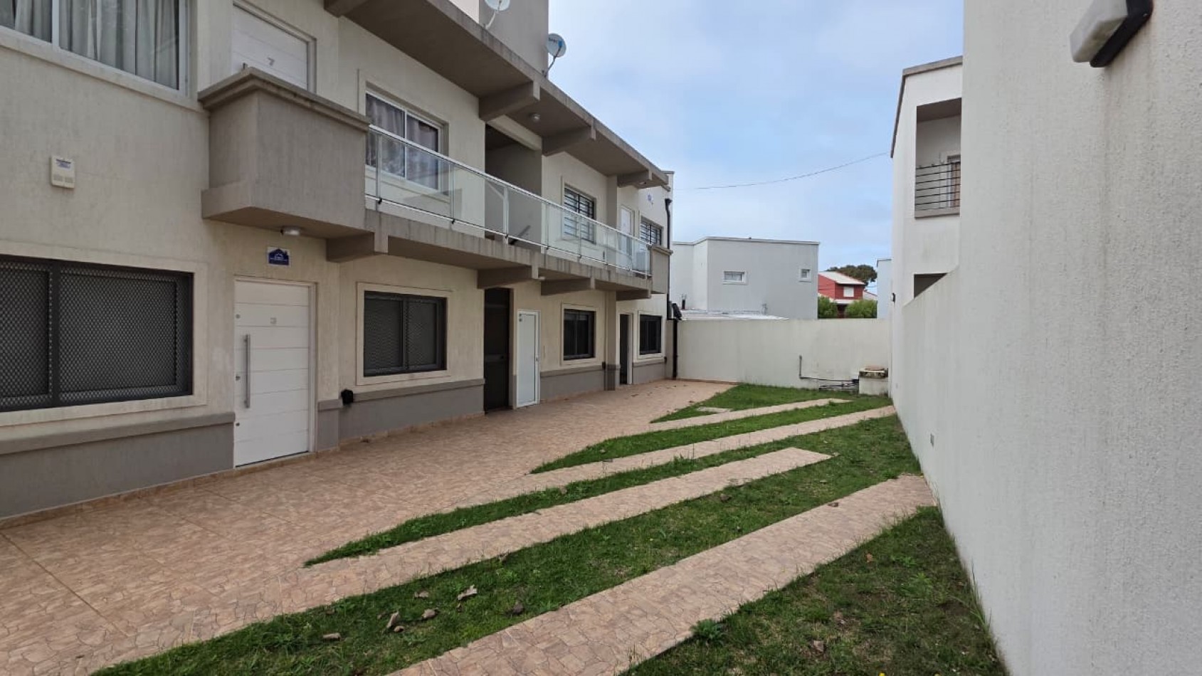 DPTO 2 AMBIENTES CON COCHERA