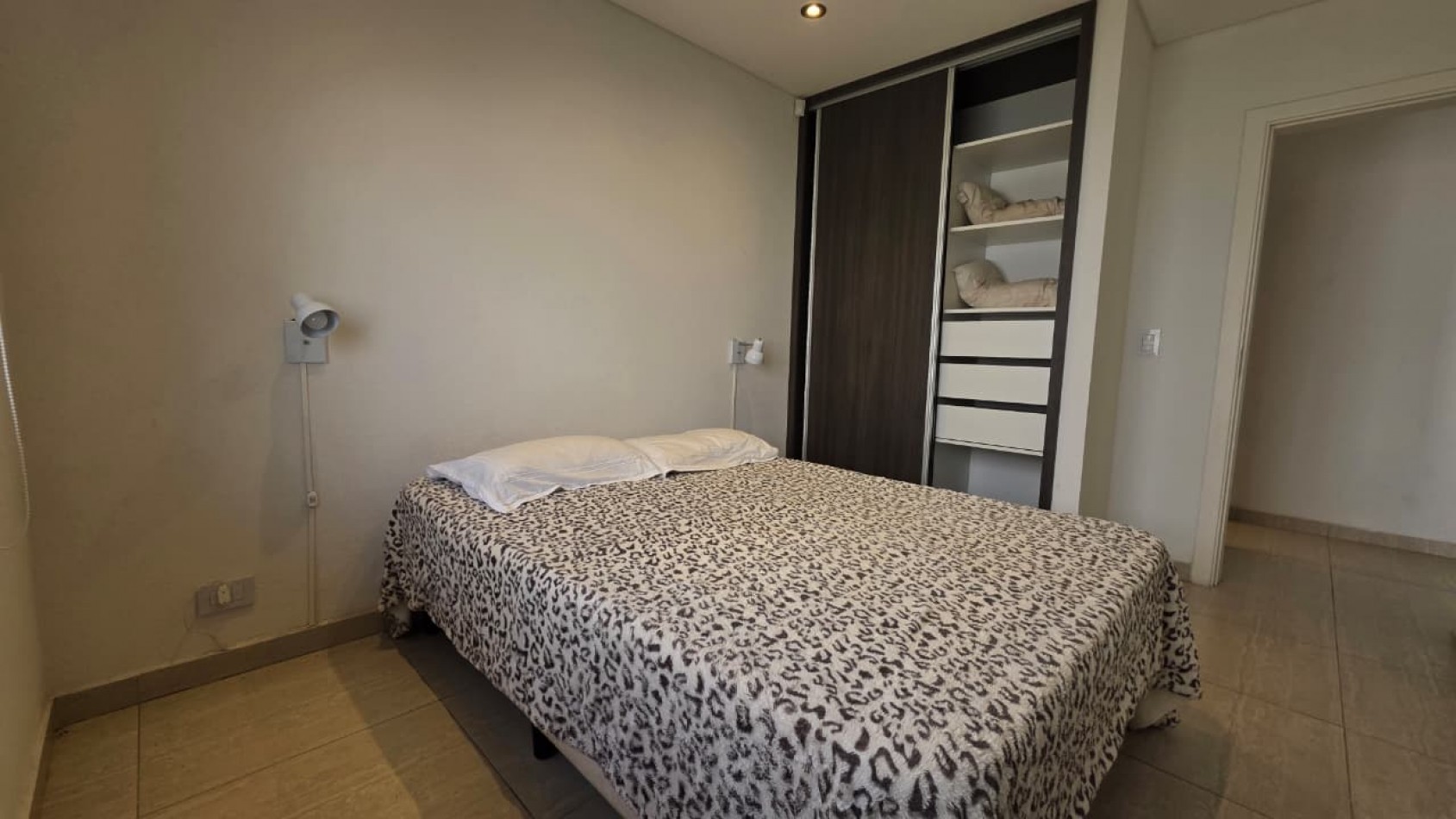 DPTO 2 AMBIENTES CON COCHERA